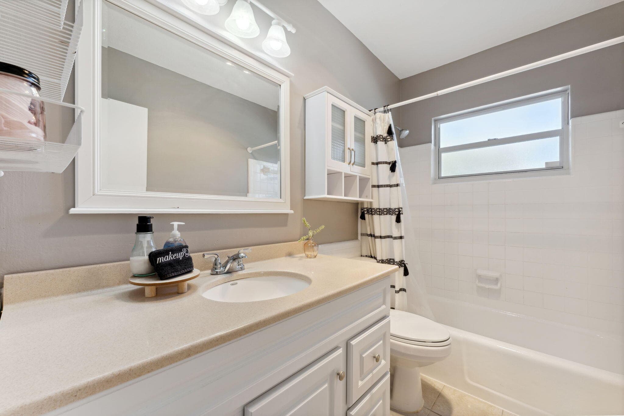 428 SE 2nd Street, Deerfield Beach, FL 33441 — photo 16 of 47