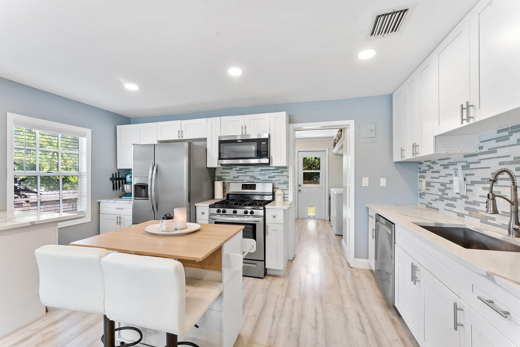 961 32nd Street, West Palm Beach, FL 33407 — photo 9 of 50