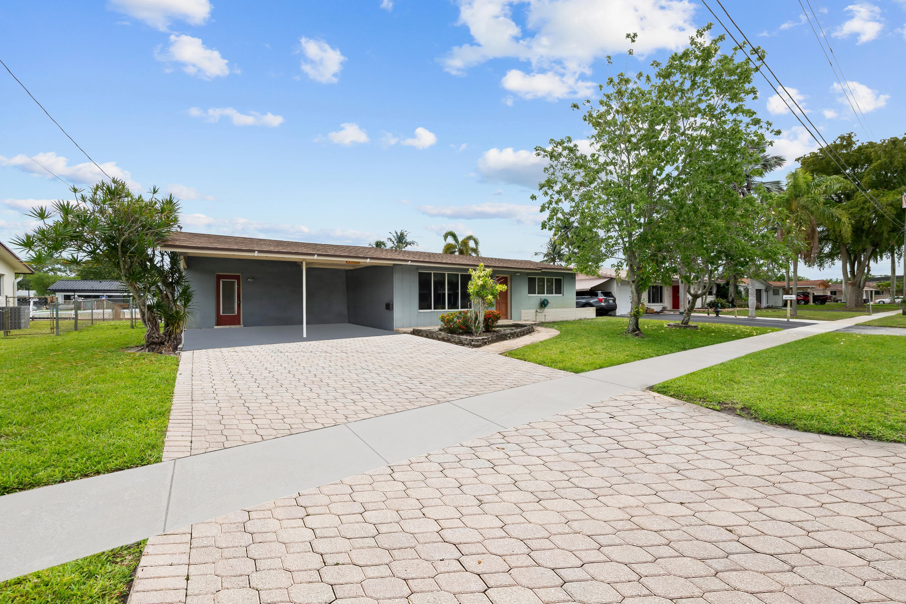 1340 SW 56th Avenue, Plantation, FL 33317 — photo 10 of 34
