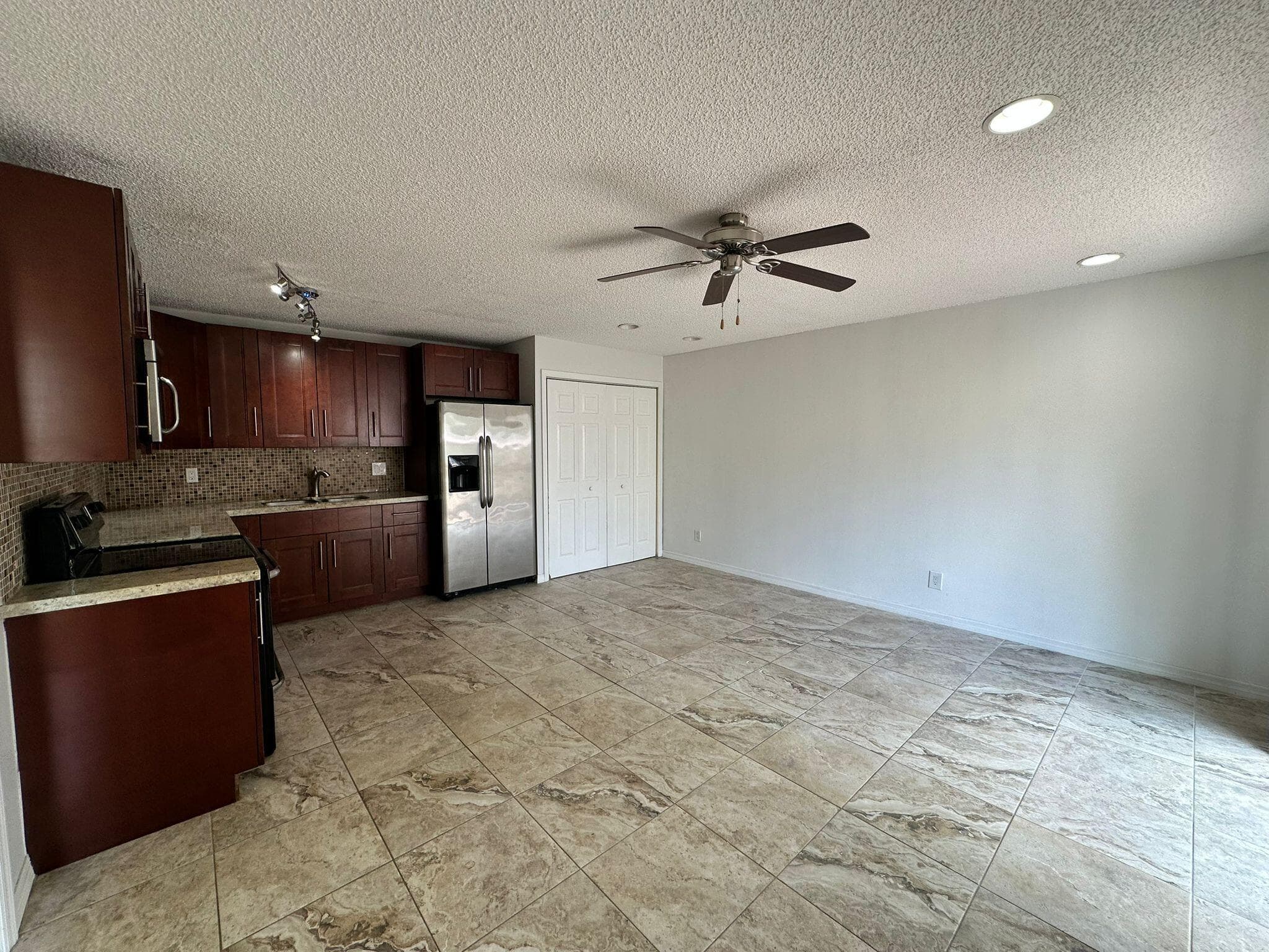 637 Executive Center Drive N 203, West Palm Beach, FL 33401 — photo 21 of 38