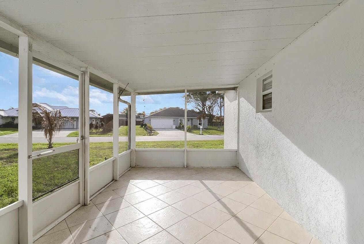 702 SE Lighthouse Avenue SE, Port St. Lucie, FL 34983 — photo 37 of 46