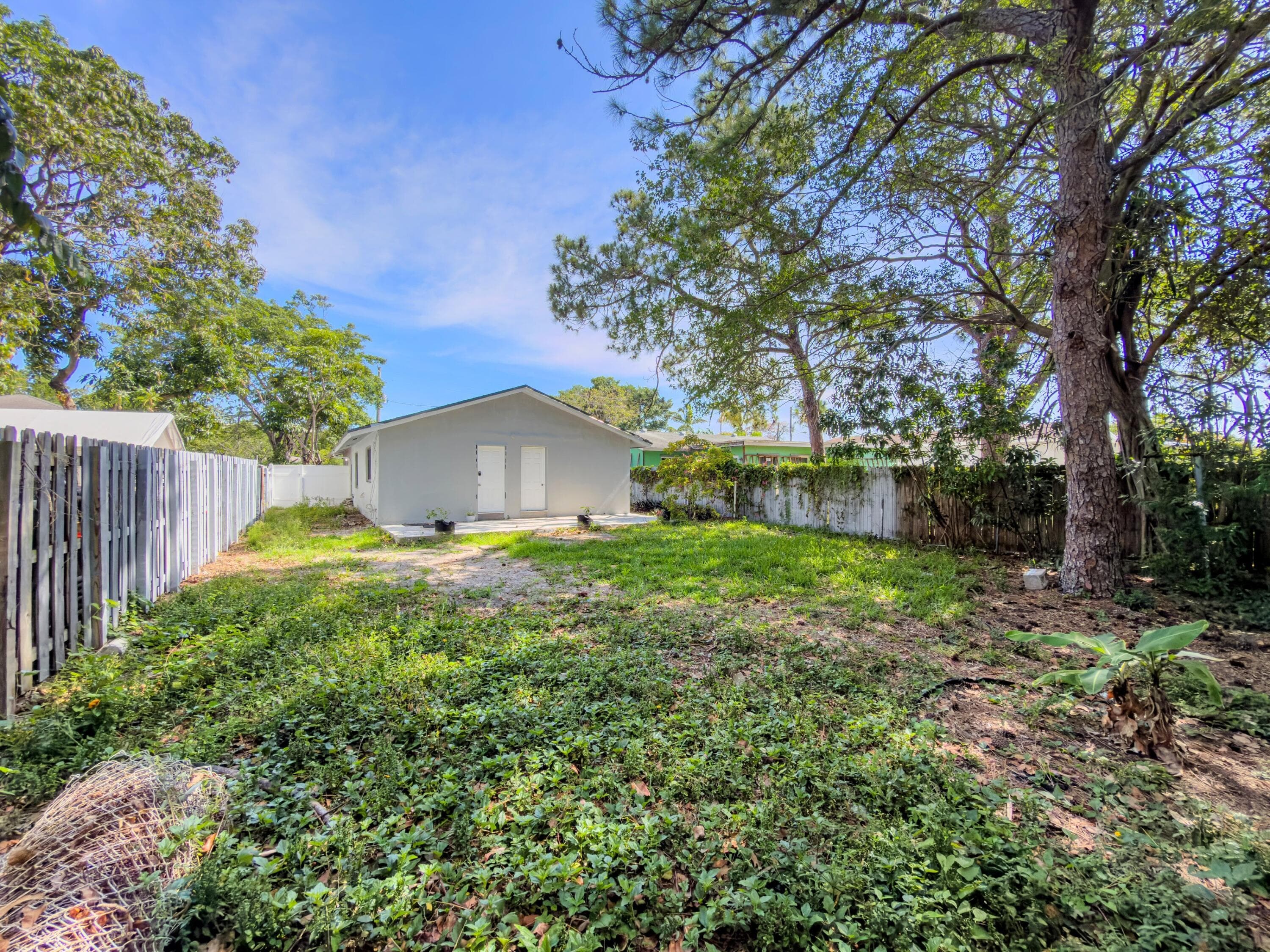 836 SW 13th Court, Pompano Beach, FL 33060 — photo 20 of 37