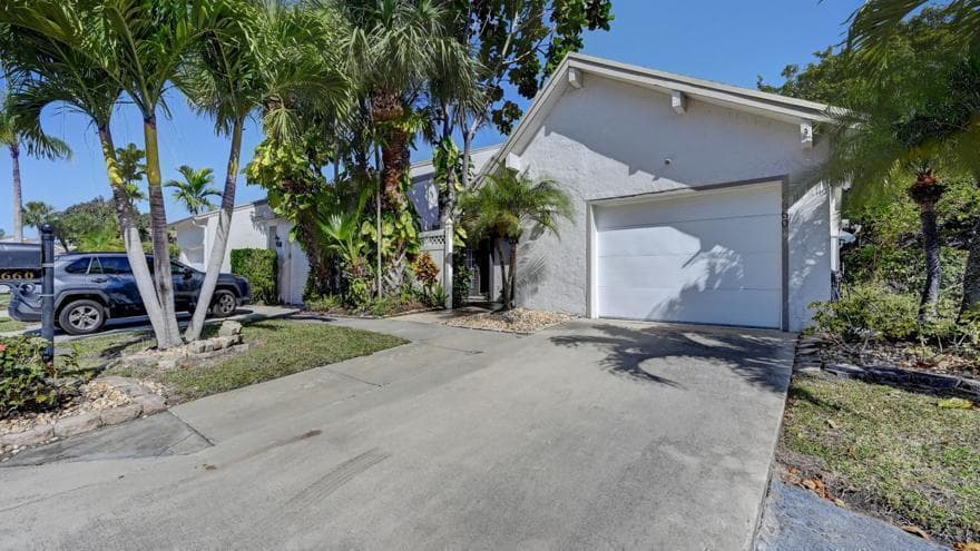 6660 Canary Palm Circle, Boca Raton, FL 33433 — photo 5 of 53