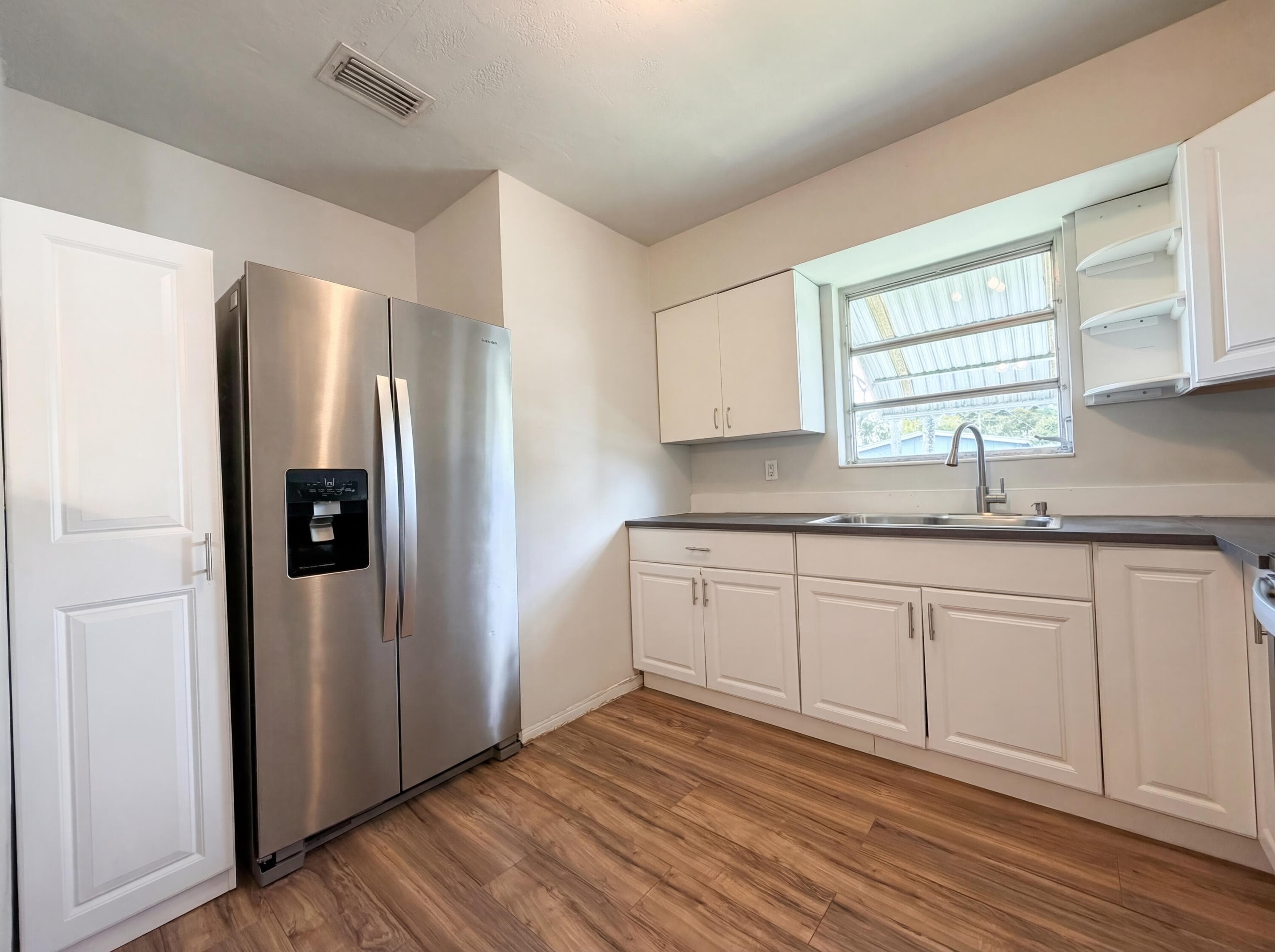 5921 SW 41st Street, West Park, FL 33023 — photo 8 of 17