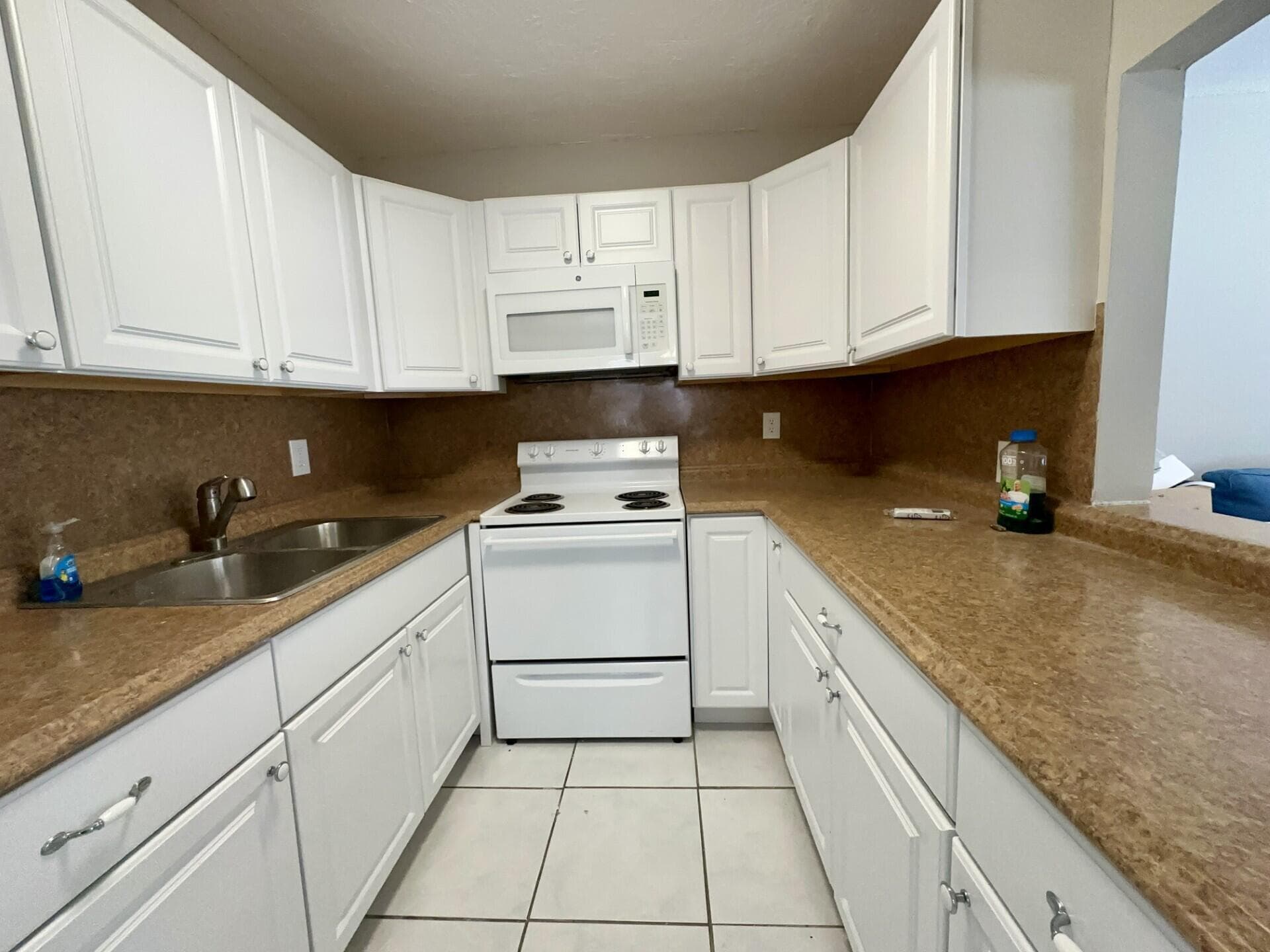 165 Coventry G, West Palm Beach, FL 33417 — photo 2 of 14