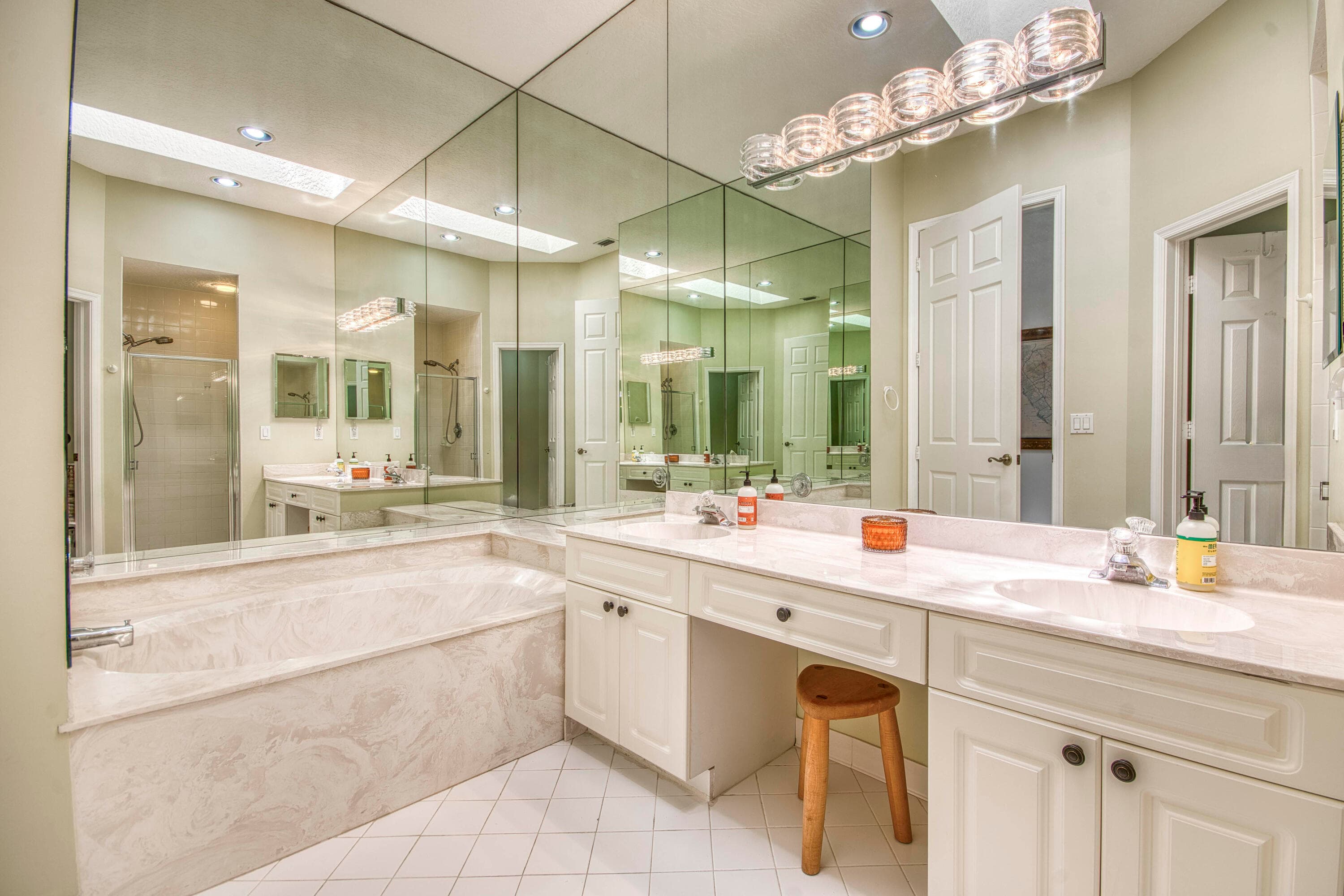 264 Canterbury Drive W, Palm Beach Gardens, FL 33418 — photo 26 of 40