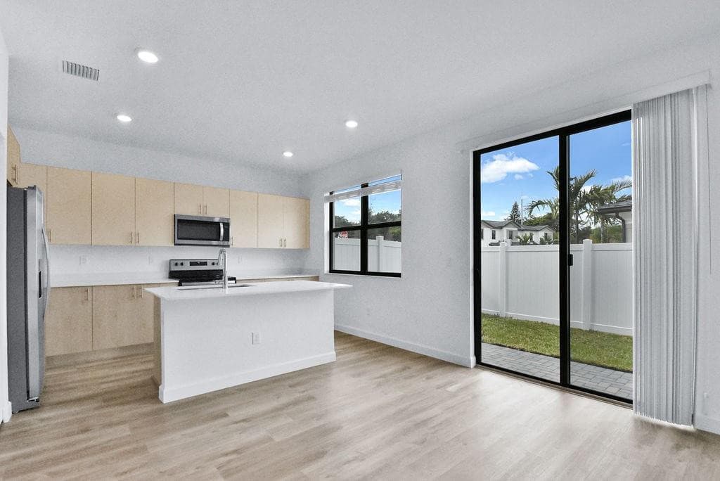 4074 Highland Oaks Drive, Pompano Beach, FL 33069 — photo 13 of 35