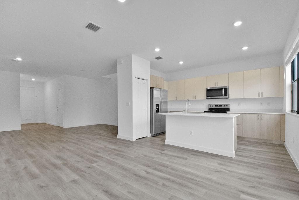 4074 Highland Oaks Drive, Pompano Beach, FL 33069 — photo 17 of 35
