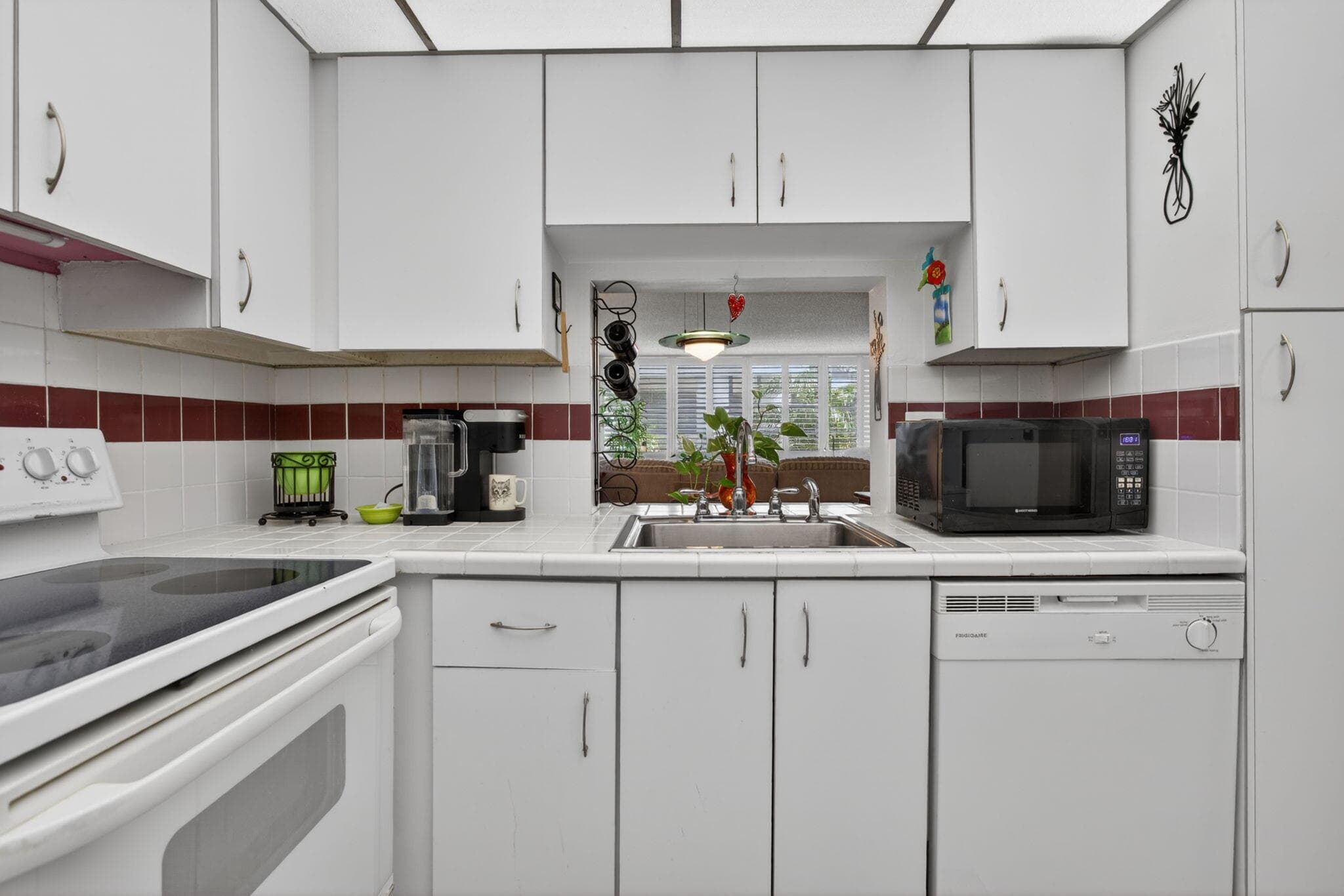 1170 N Federal Highway 305, Fort Lauderdale, FL 33304 — photo 4 of 39
