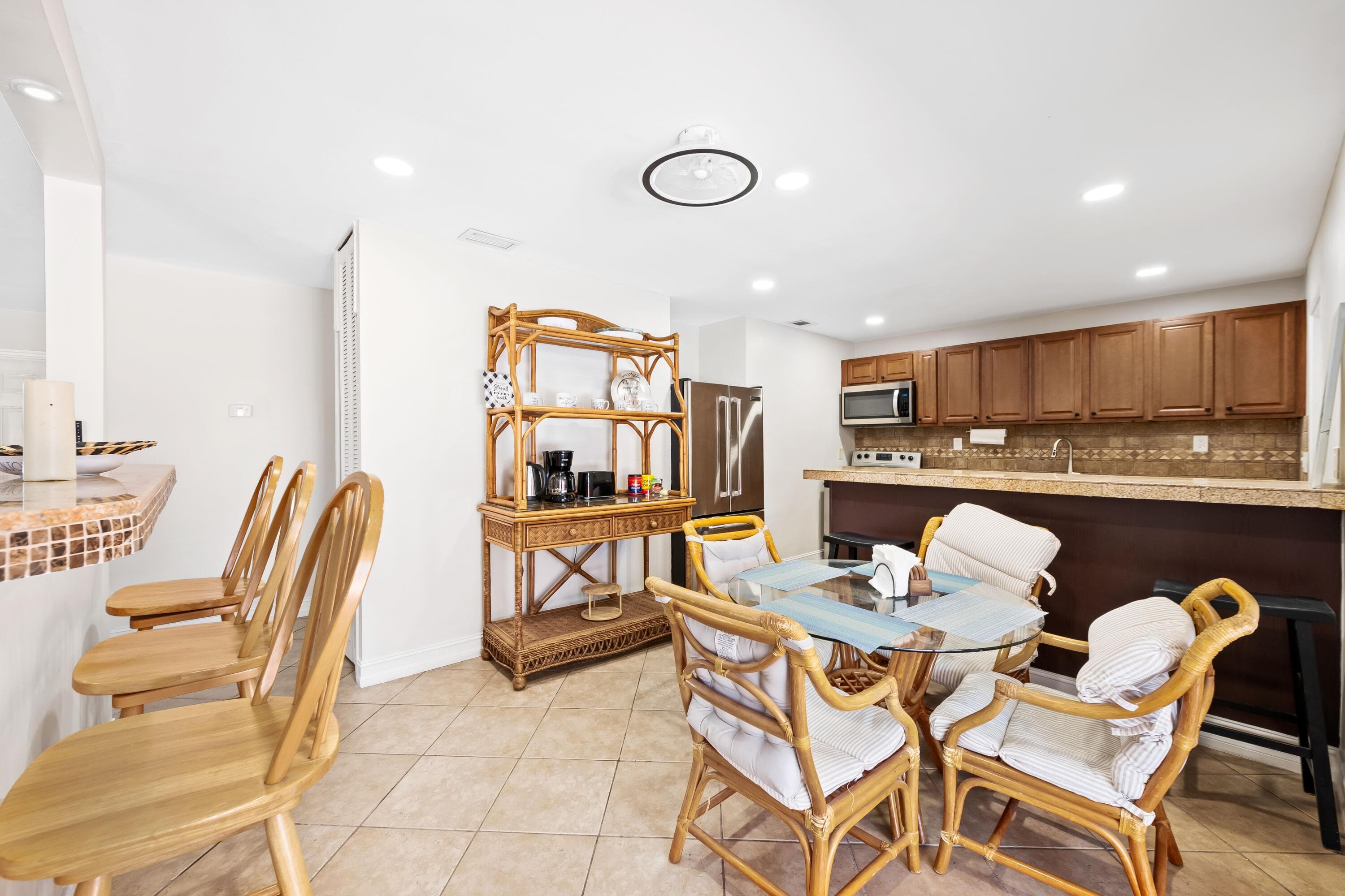2300 NE 12th Avenue, Pompano Beach, FL 33064 — photo 10 of 26