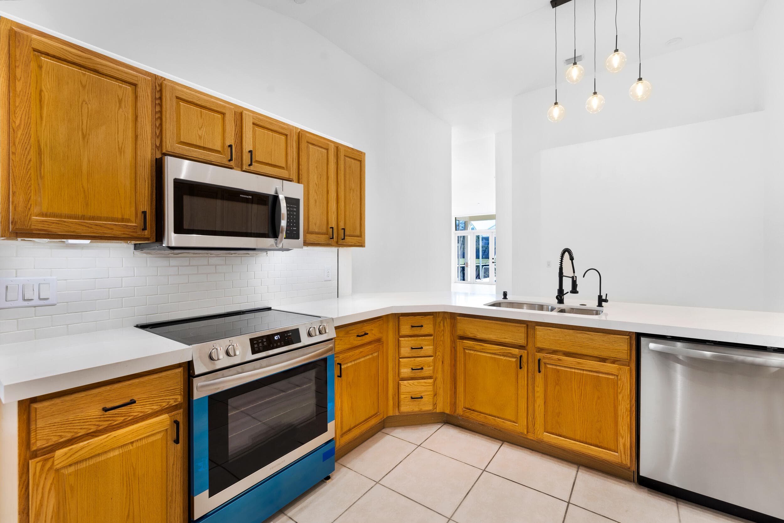 608 W Palm Aire Drive 608, Pompano Beach, FL 33069 — photo 6 of 14