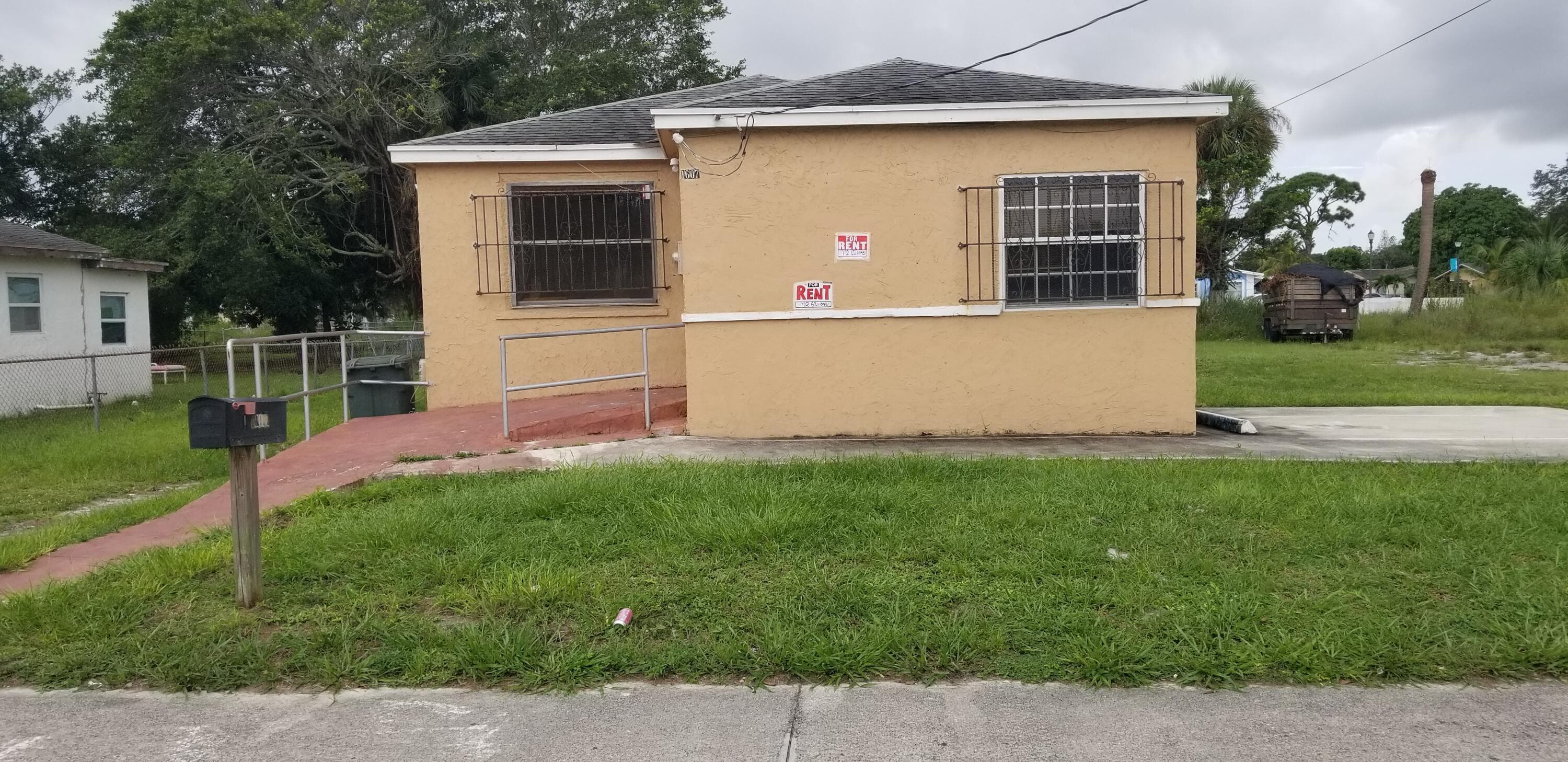1607 Avenue, Fort Pierce, FL 34950 — photo 2 of 21