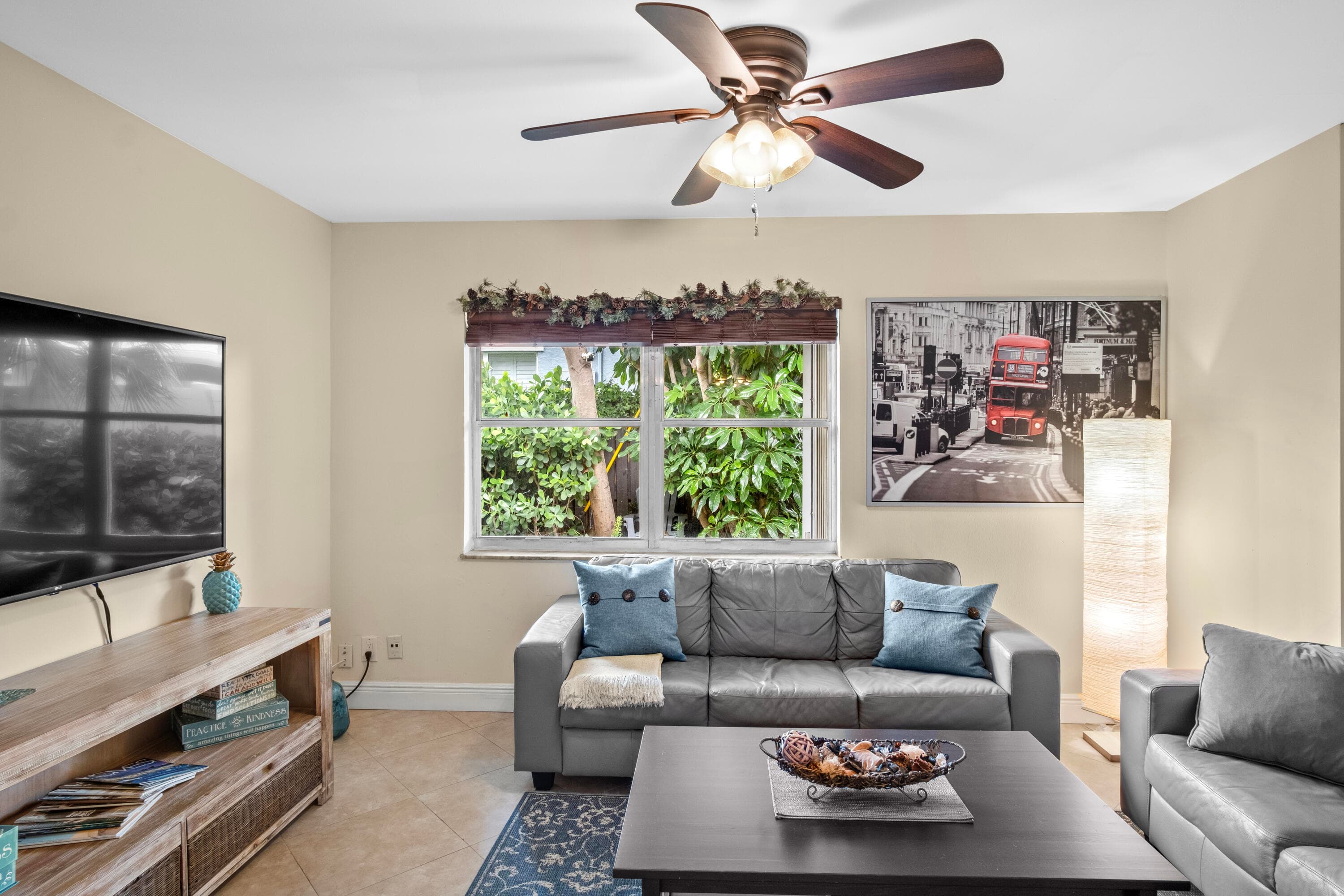 803 NE 2nd Avenue, Delray Beach, FL 33444 — photo 3 of 13