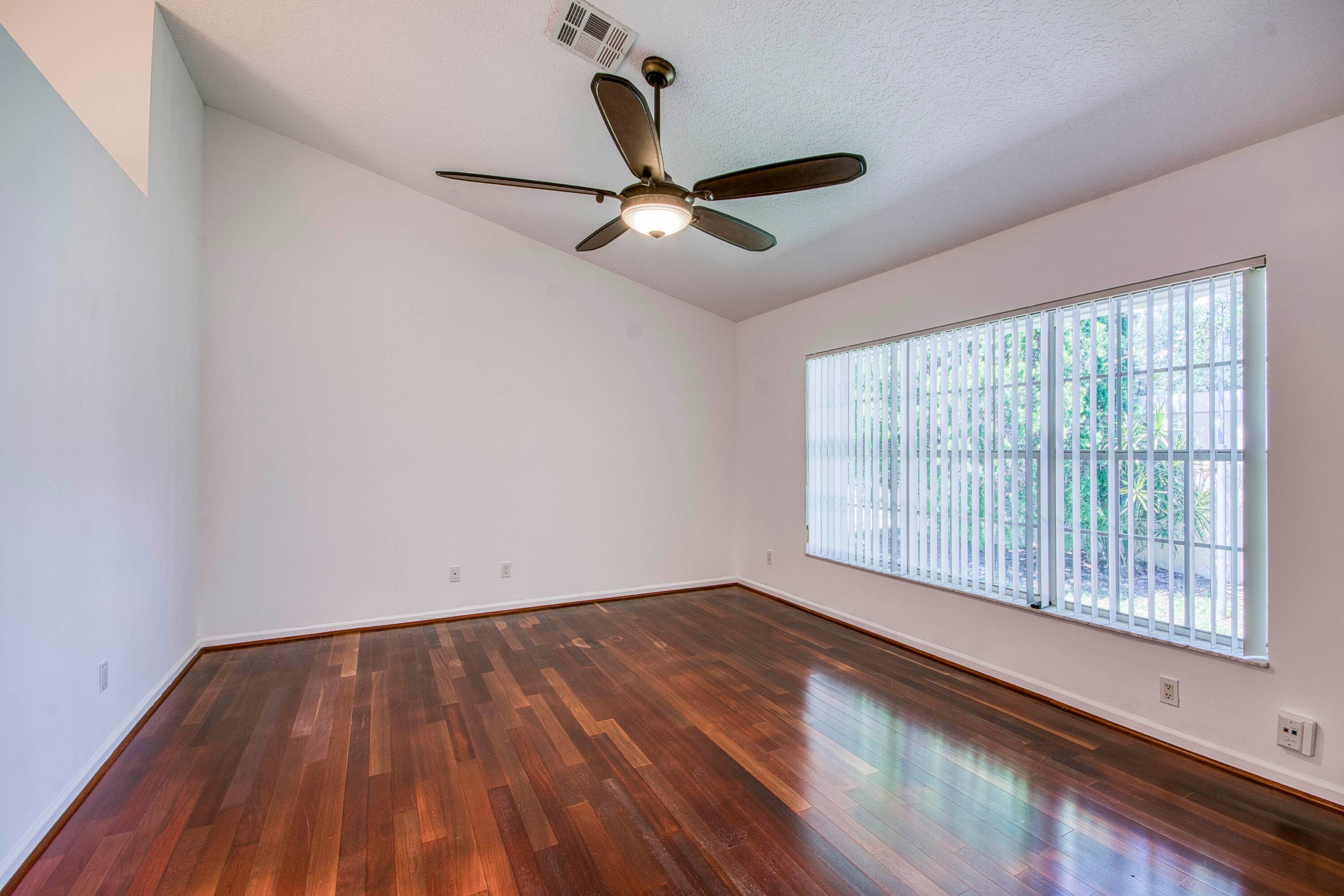 252 Moccasin Trail W, Jupiter, FL 33458 — photo 13 of 35
