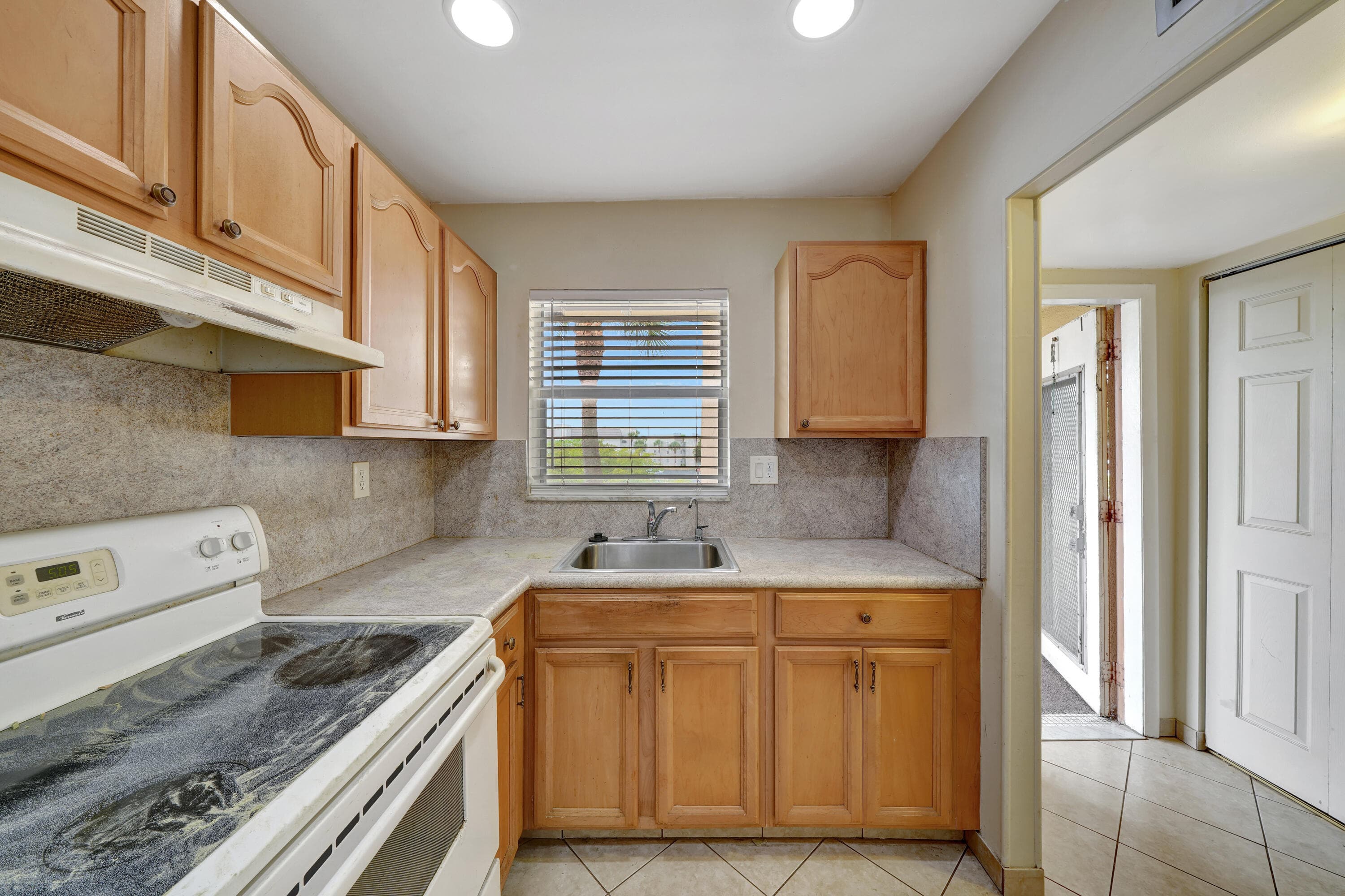 8435 Sunrise Lakes Boulevard 301, Sunrise, FL 33322 — photo 2 of 53
