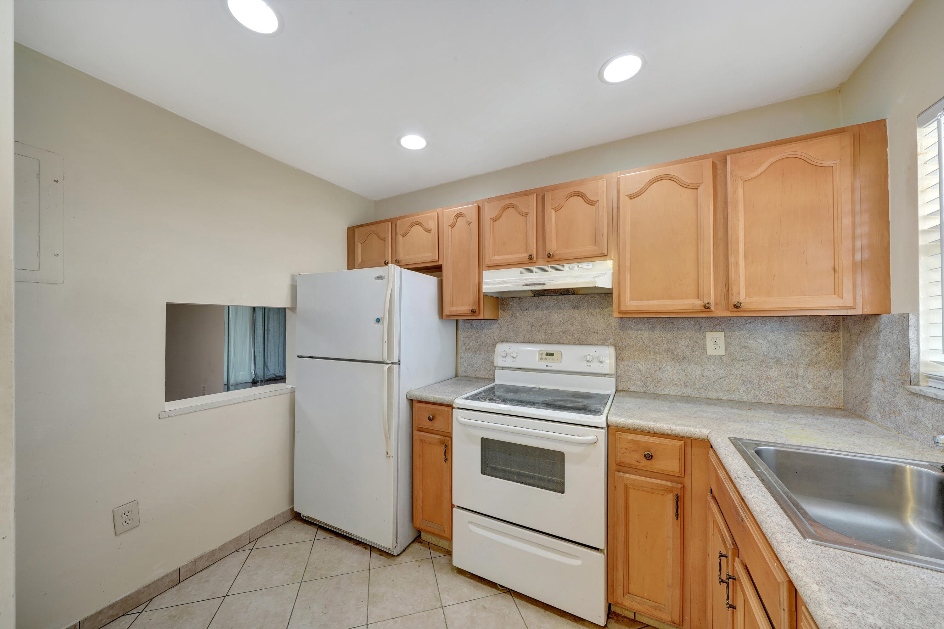 8435 Sunrise Lakes Boulevard 301, Sunrise, FL 33322 — photo 12 of 53