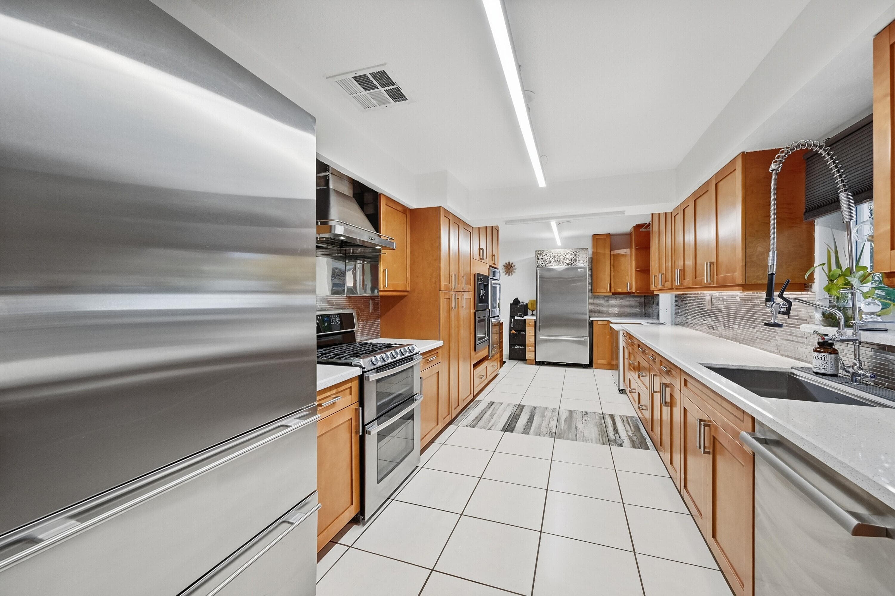 816 NW 66th Avenue, Plantation, FL 33317 — photo 13 of 36