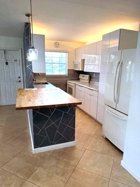 115 Lakes End Drive D, Fort Pierce, FL 34982 — photo 6 of 27