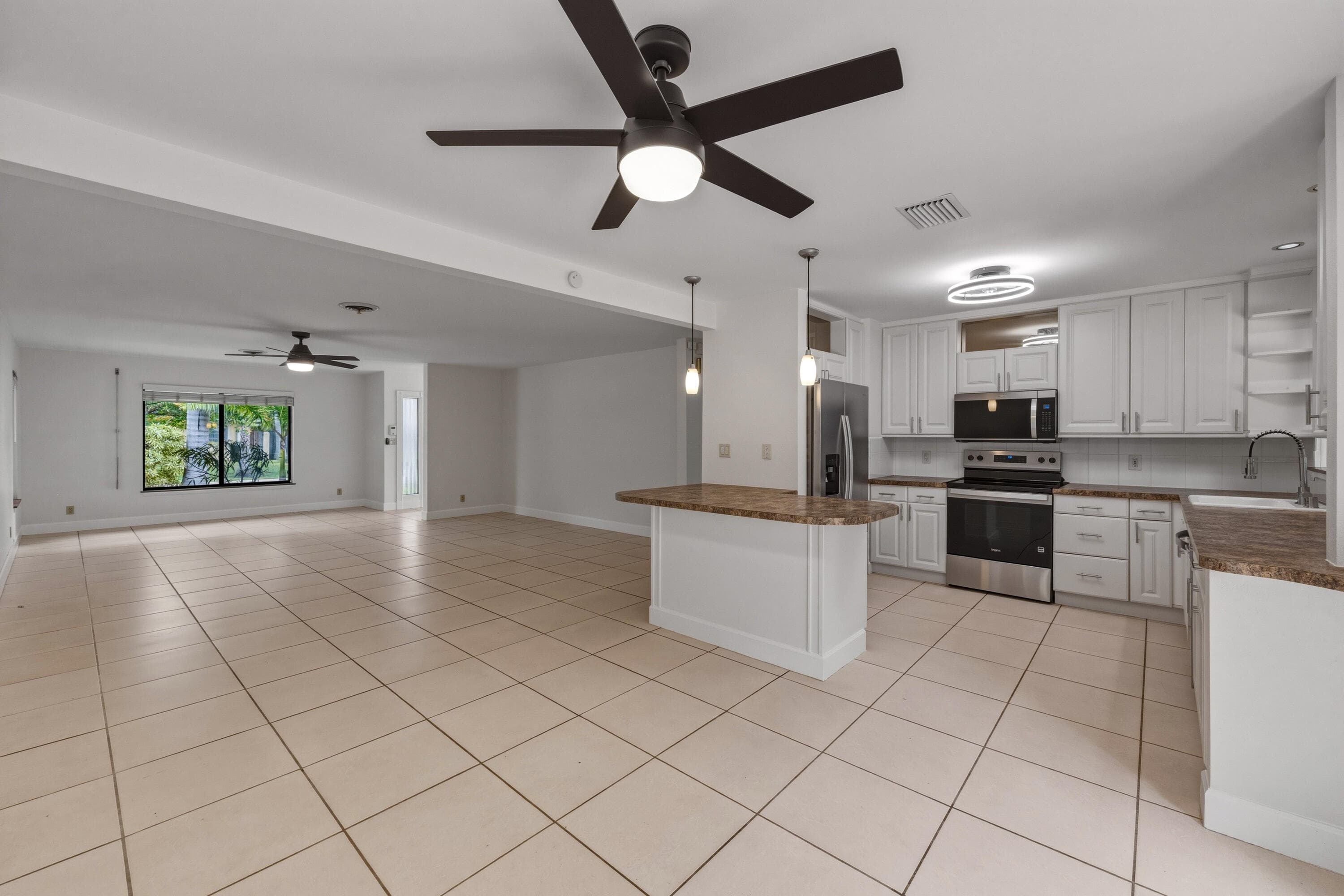 284 Allenwood Drive, Lauderdale-By-The-Sea, FL 33308 — photo 4 of 29