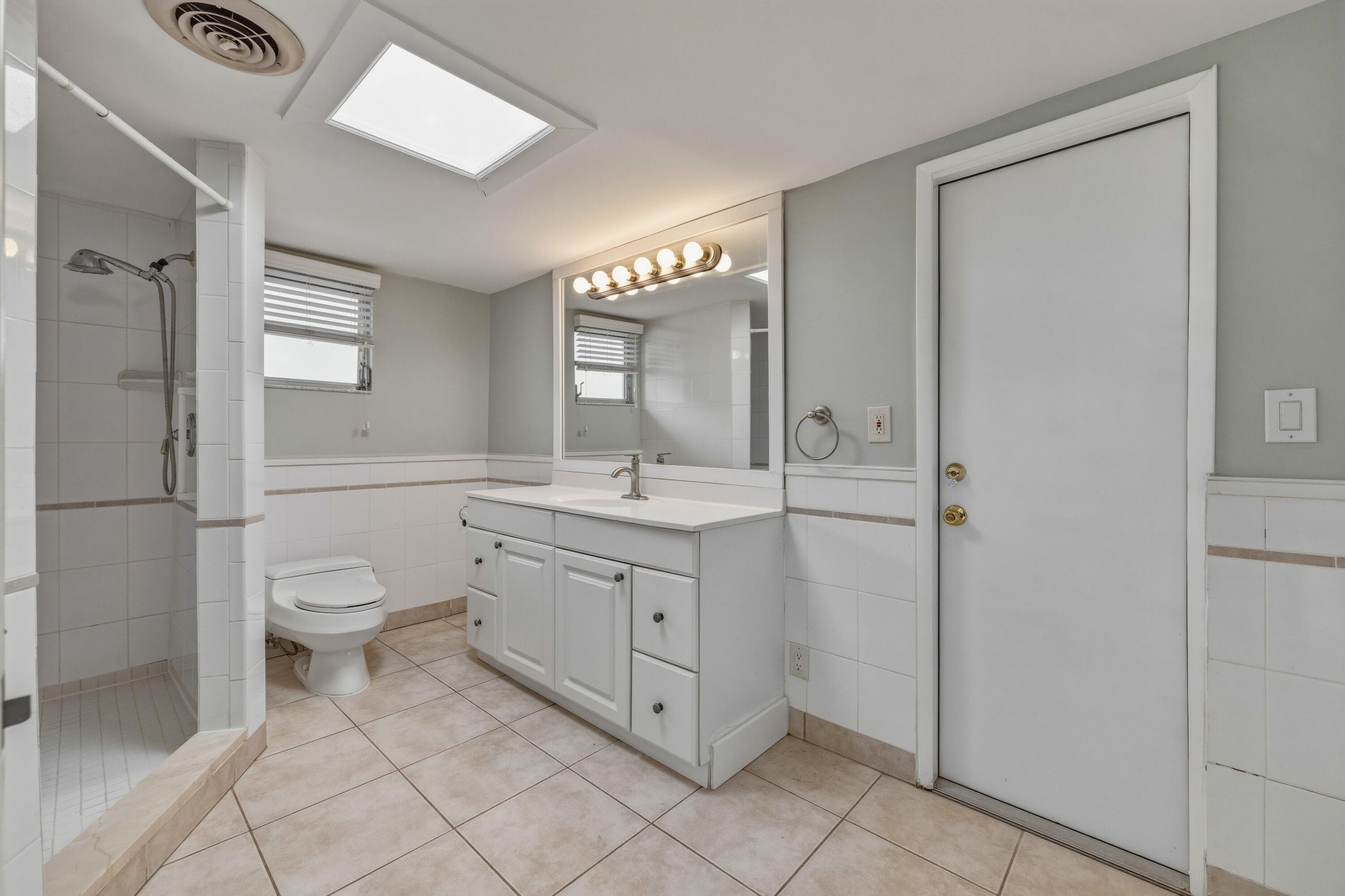 284 Allenwood Drive, Lauderdale-By-The-Sea, FL 33308 — photo 9 of 29