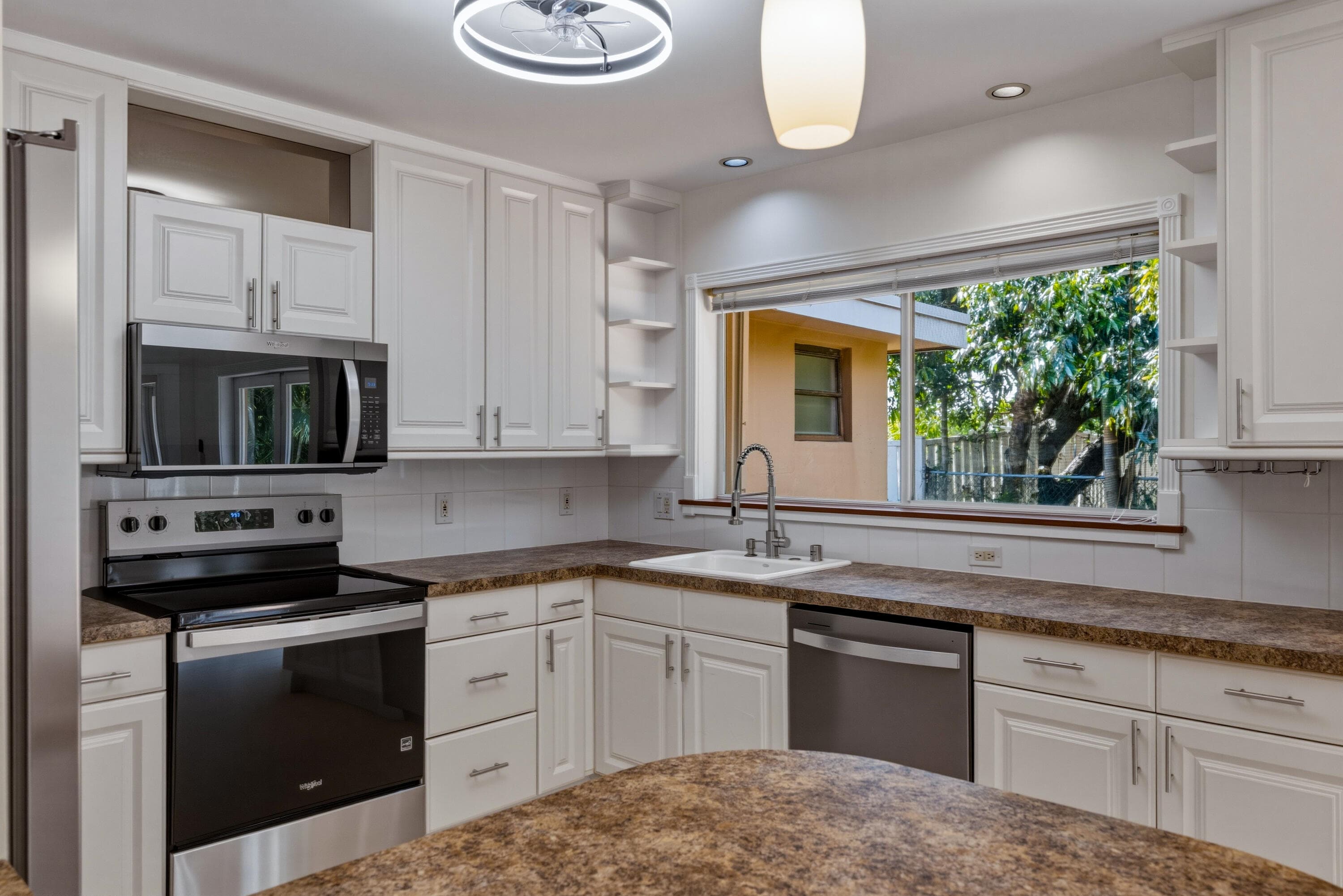 284 Allenwood Drive, Lauderdale-By-The-Sea, FL 33308 — photo 1 of 29