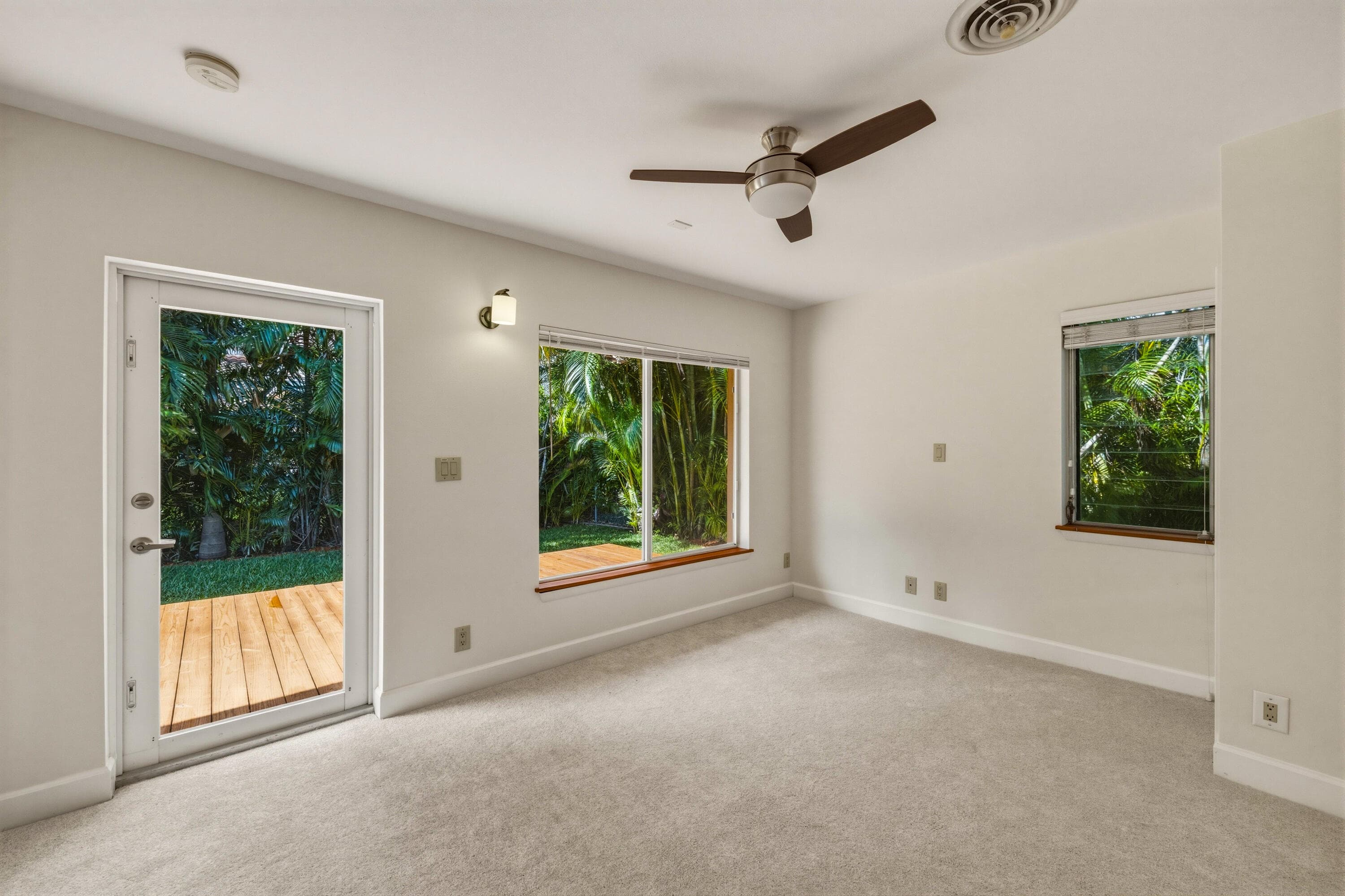 284 Allenwood Drive, Lauderdale-By-The-Sea, FL 33308 — photo 13 of 29