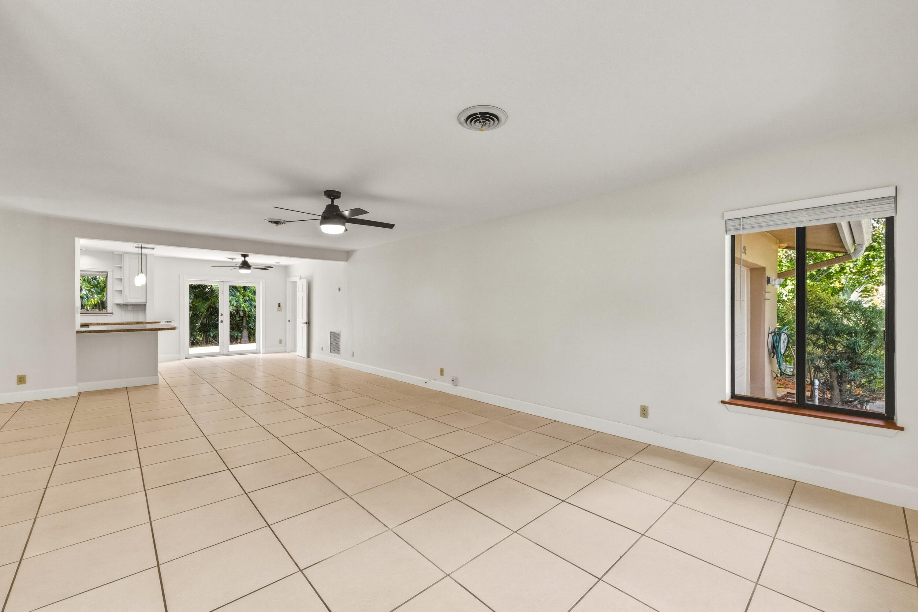 284 Allenwood Drive, Lauderdale-By-The-Sea, FL 33308 — photo 17 of 29