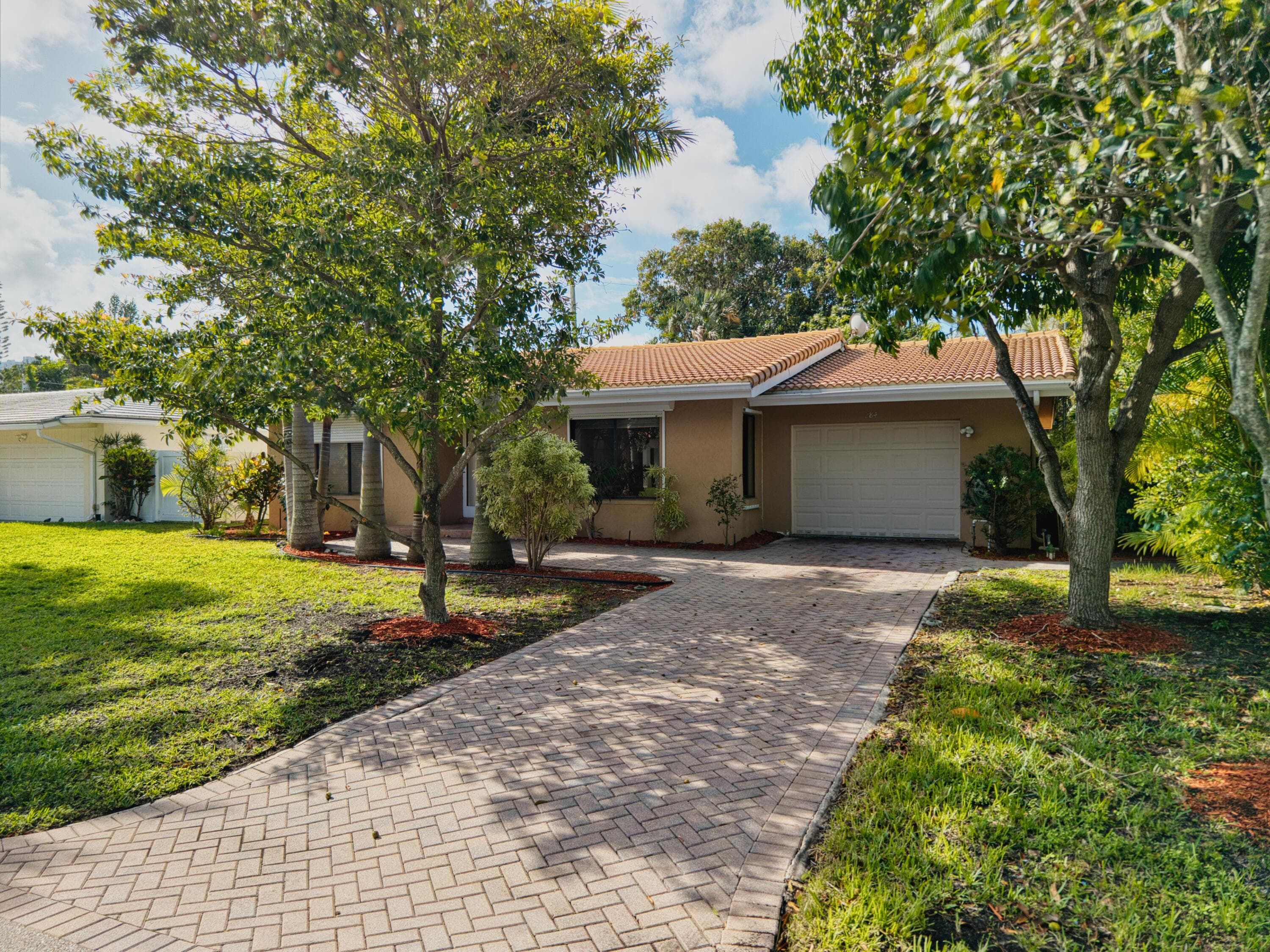 284 Allenwood Drive, Lauderdale-By-The-Sea, FL 33308 — photo 23 of 29