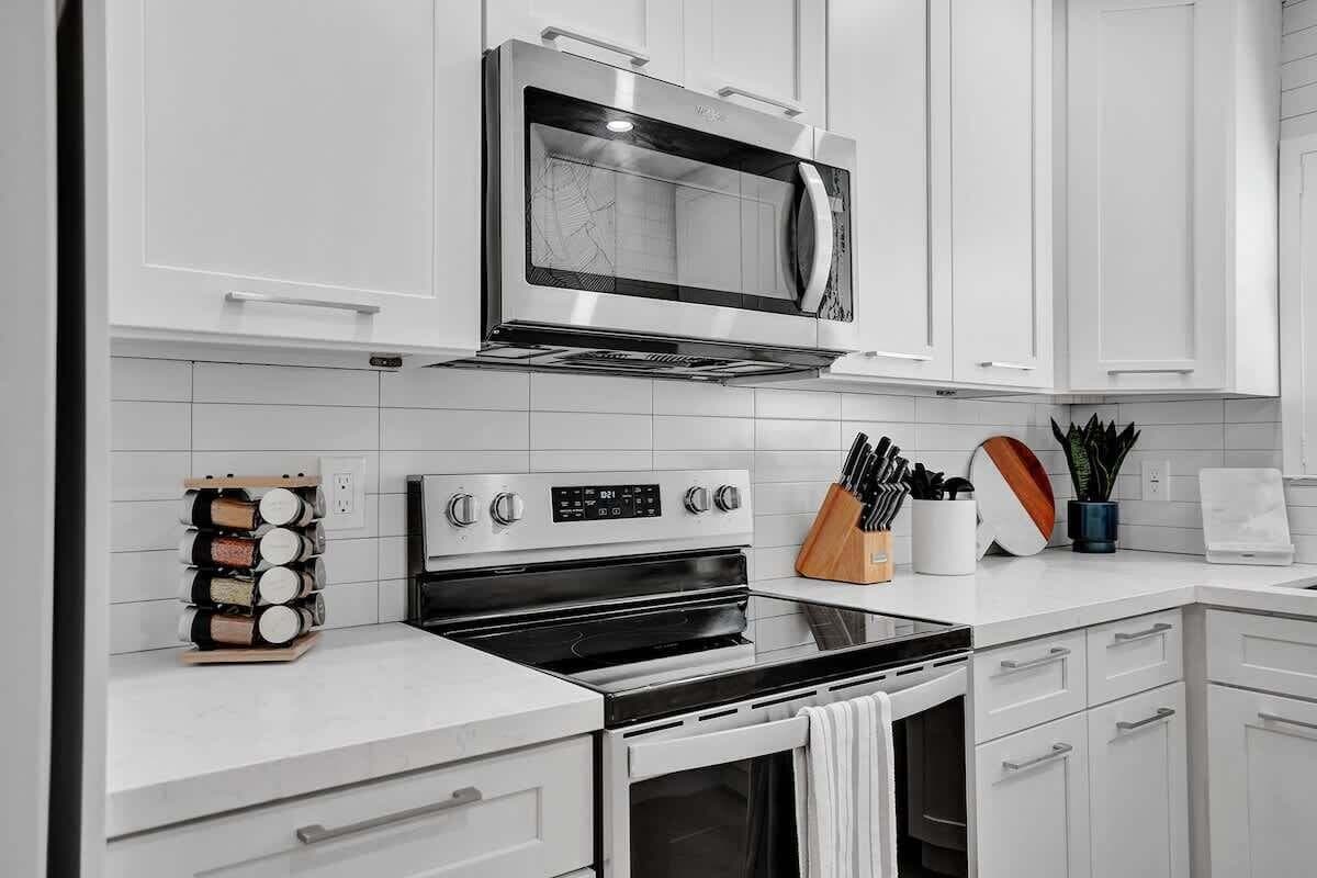 1043 N Victoria Park Road 1-2, Fort Lauderdale, FL 33304 — photo 5 of 29