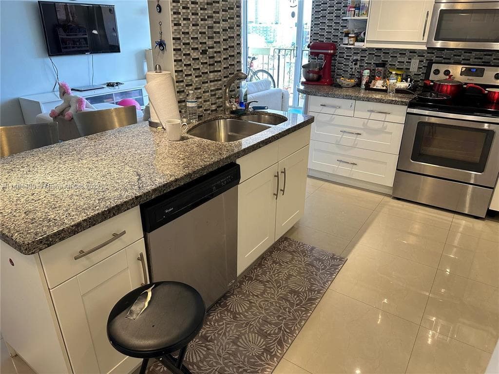 200 Leslie Drive 1128, Hallandale Beach, FL 33009 — photo 6 of 10