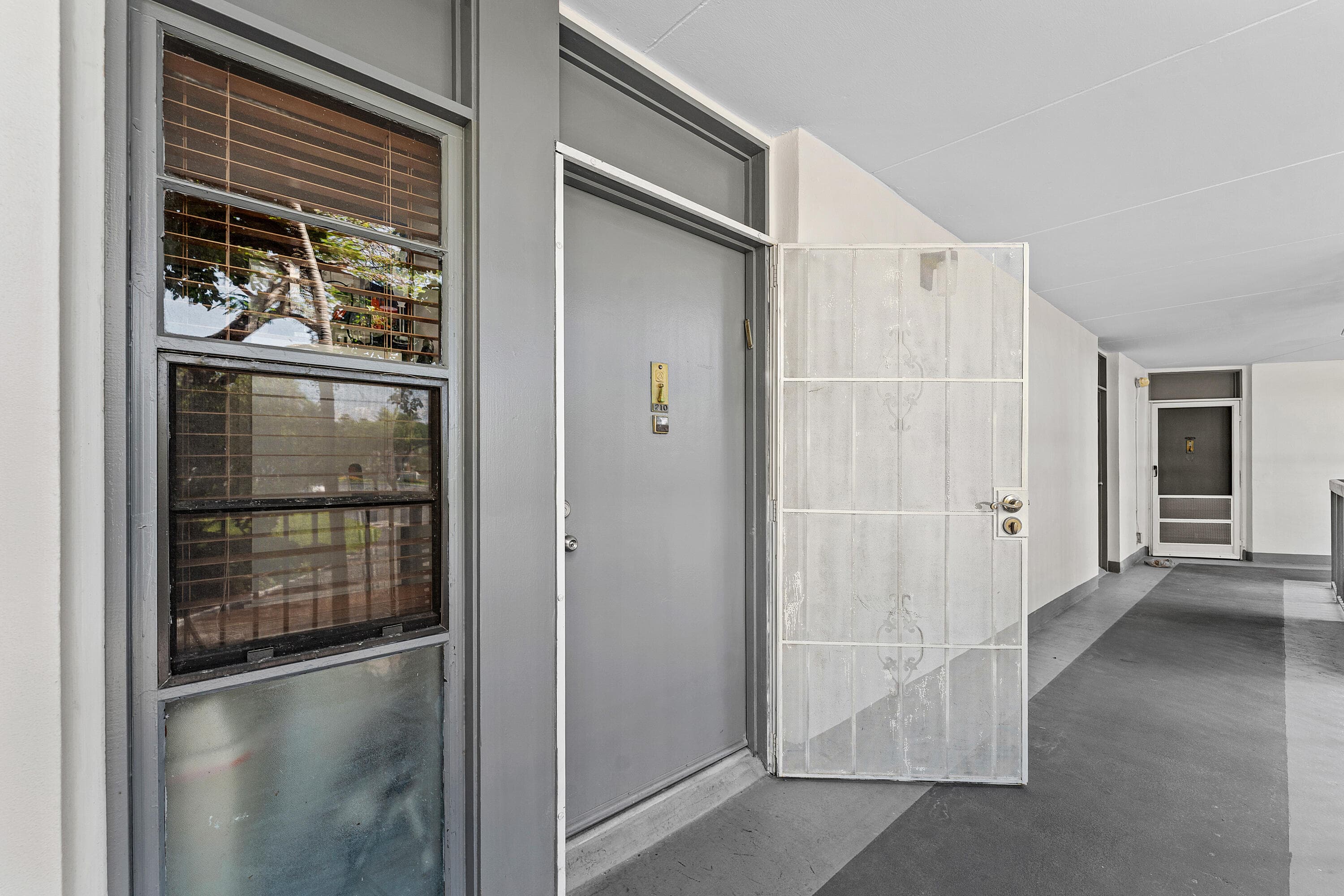 20500 W Country Club Drive 210, Aventura, FL 33180 — photo 35 of 41