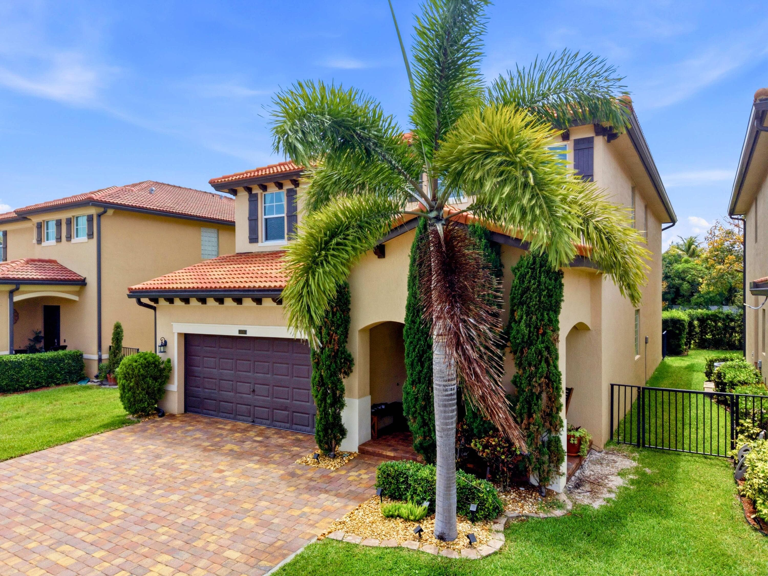 6819 Langdon Way, Lake Worth, FL 33463 — photo 2 of 48
