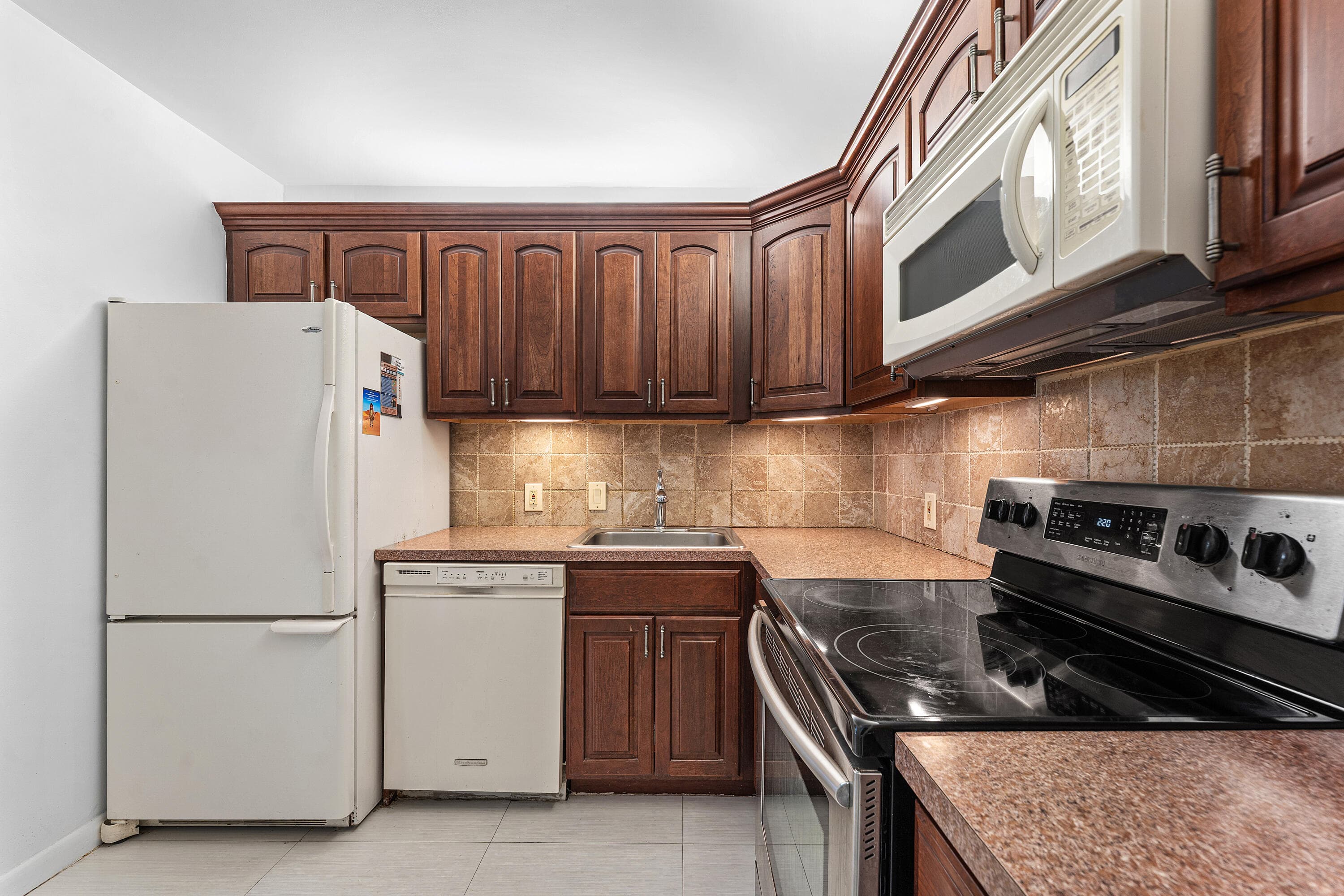 20500 W Country Club Drive 210, Aventura, FL 33180 — photo 21 of 41