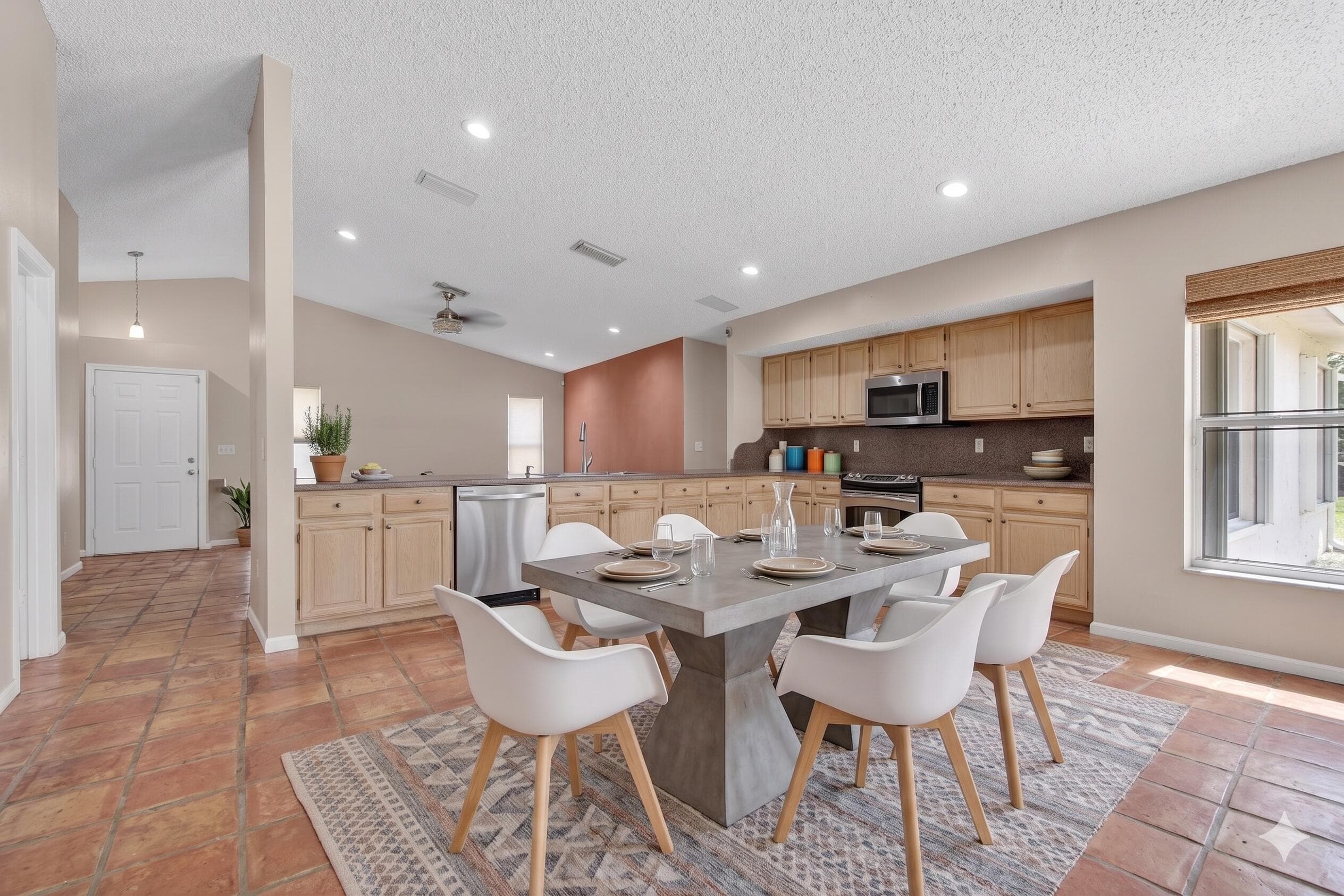 5333 N Springs Way, Coral Springs, FL 33076 — photo 10 of 25