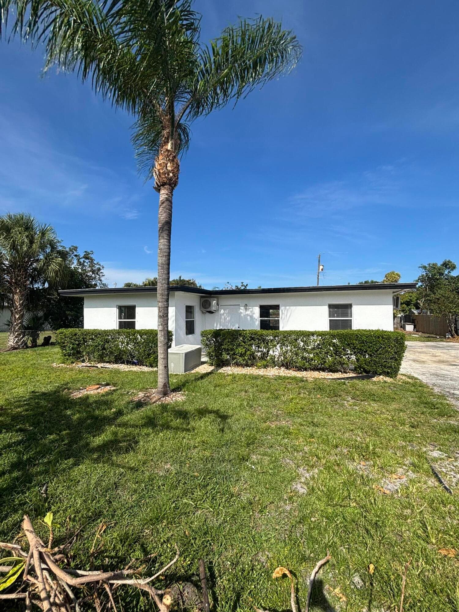 328 Urquhart Street, Lake Worth Beach, FL 33461 — photo 3 of 33