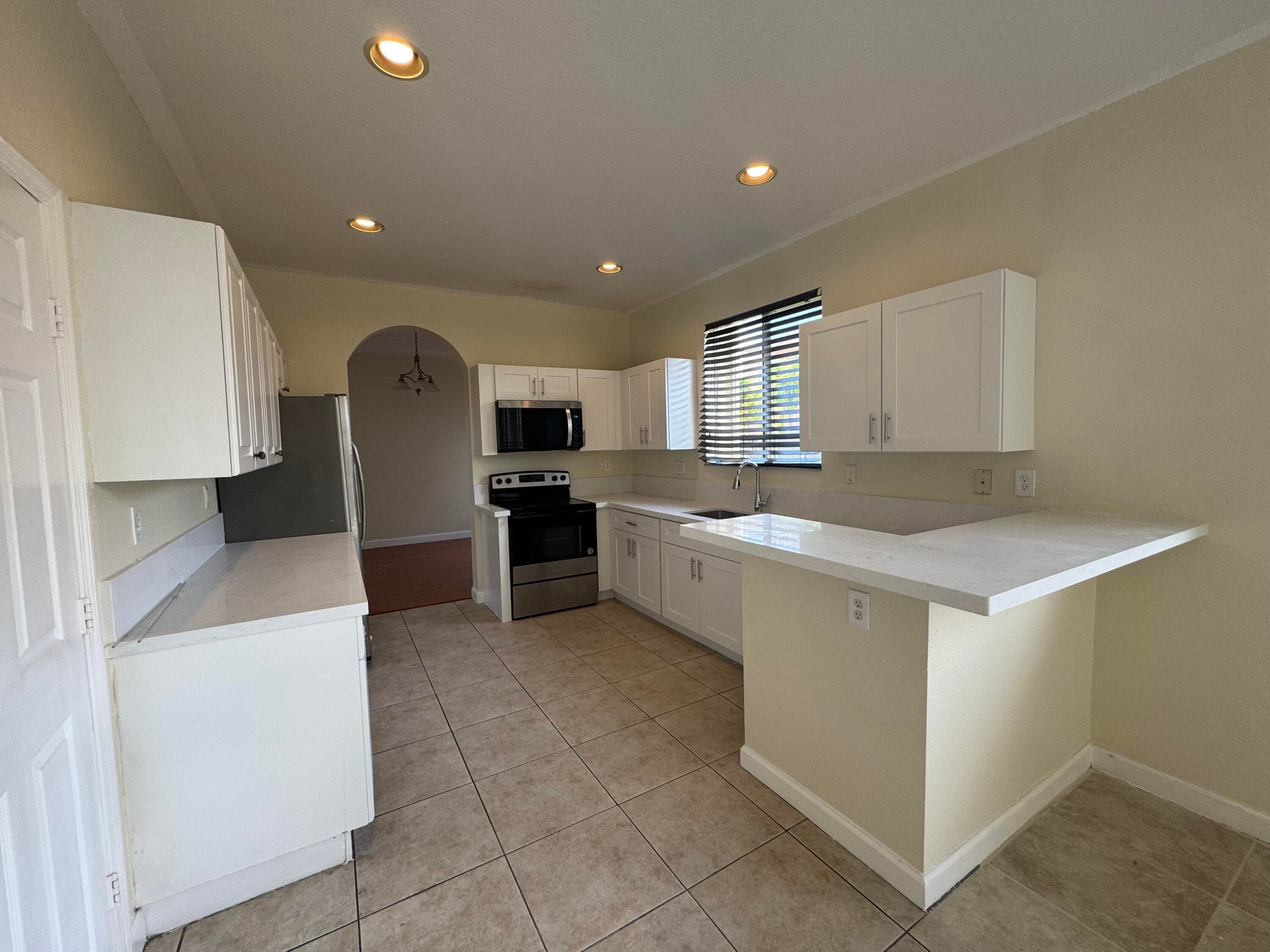 9508 SW 221st Lane, Cutler Bay, FL 33190 — photo 5 of 8