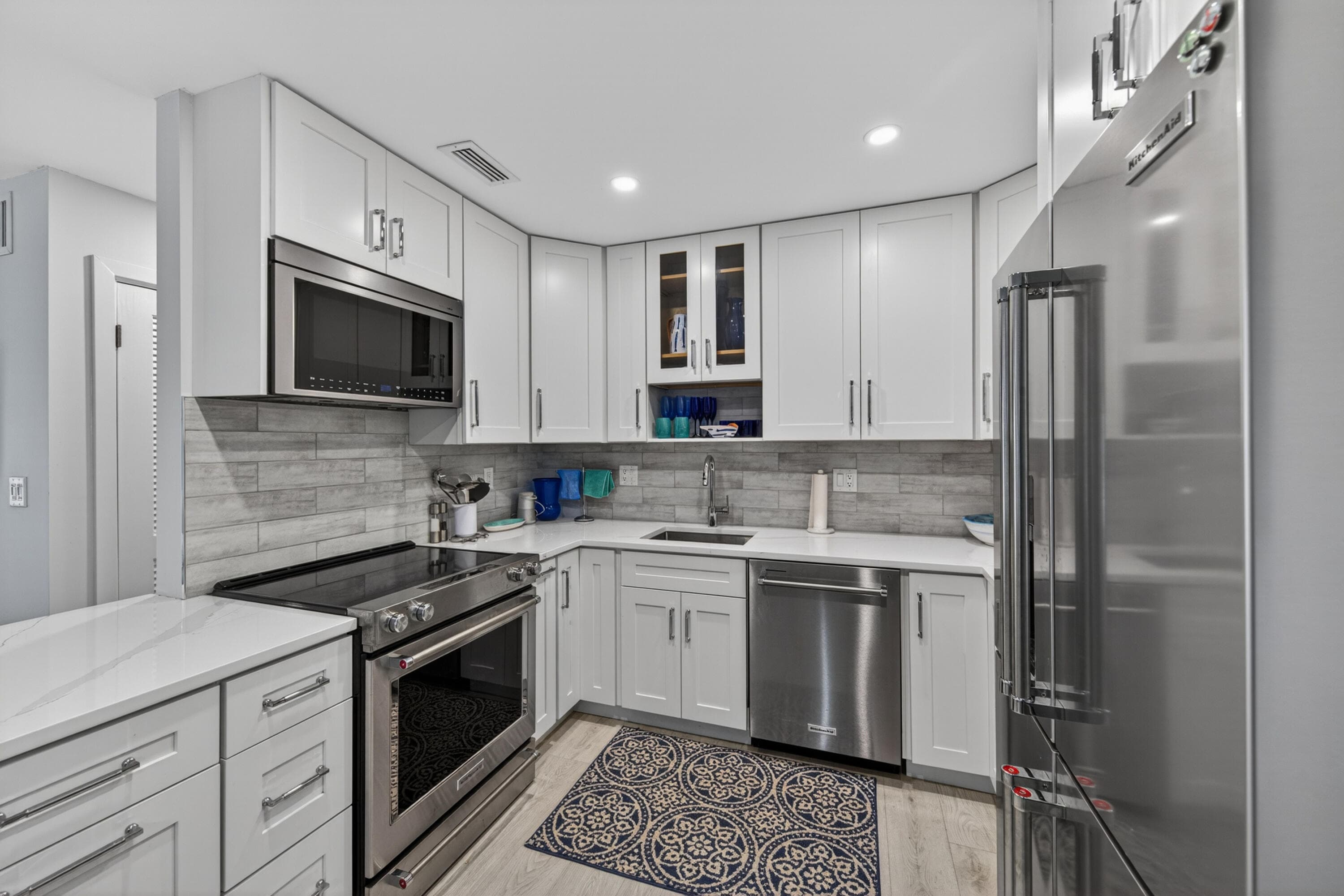 6429 Bay Club Drive 3, Fort Lauderdale, FL 33308 — photo 28 of 40