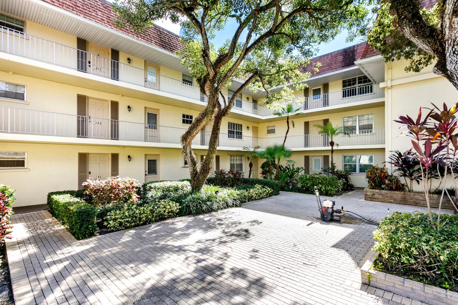 5510 Tamberlane Circle 242, Palm Beach Gardens, FL 33418 — photo 1 of 23