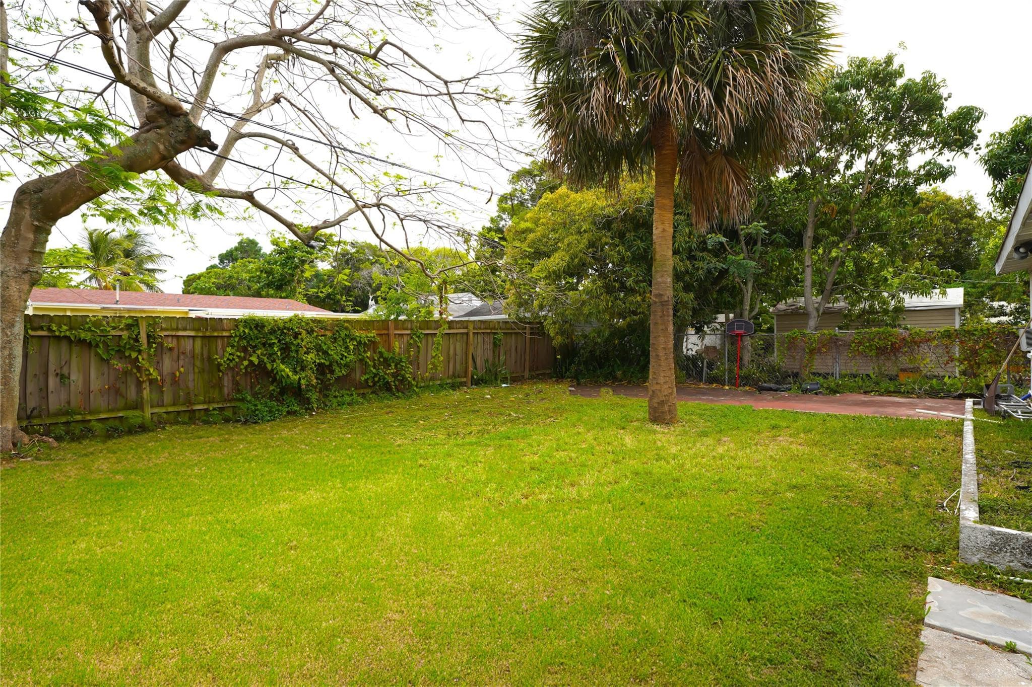 624 51st Street, West Palm Beach, FL 33407 — photo 13 of 54