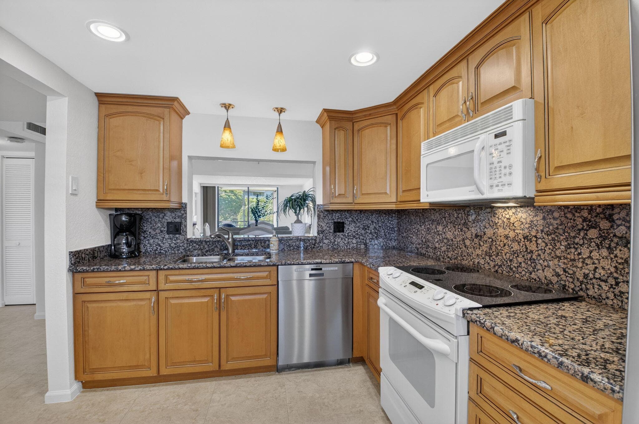 555 Banyan Tree Lane 307, Delray Beach, FL 33483 — photo 7 of 72