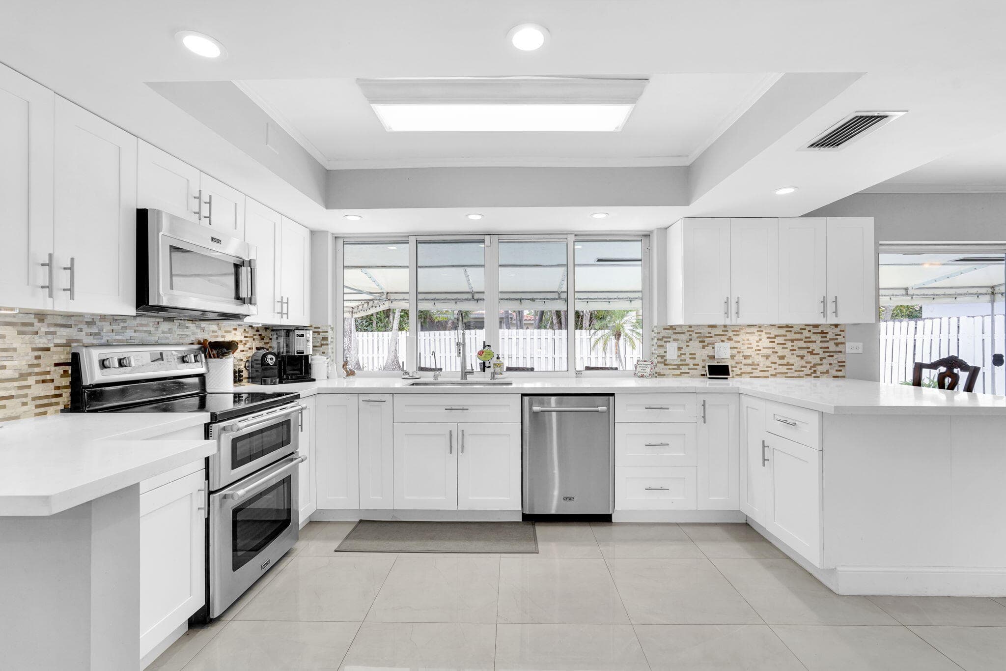 2156 Imperial Point Drive, Fort Lauderdale, FL 33308 — photo 5 of 32