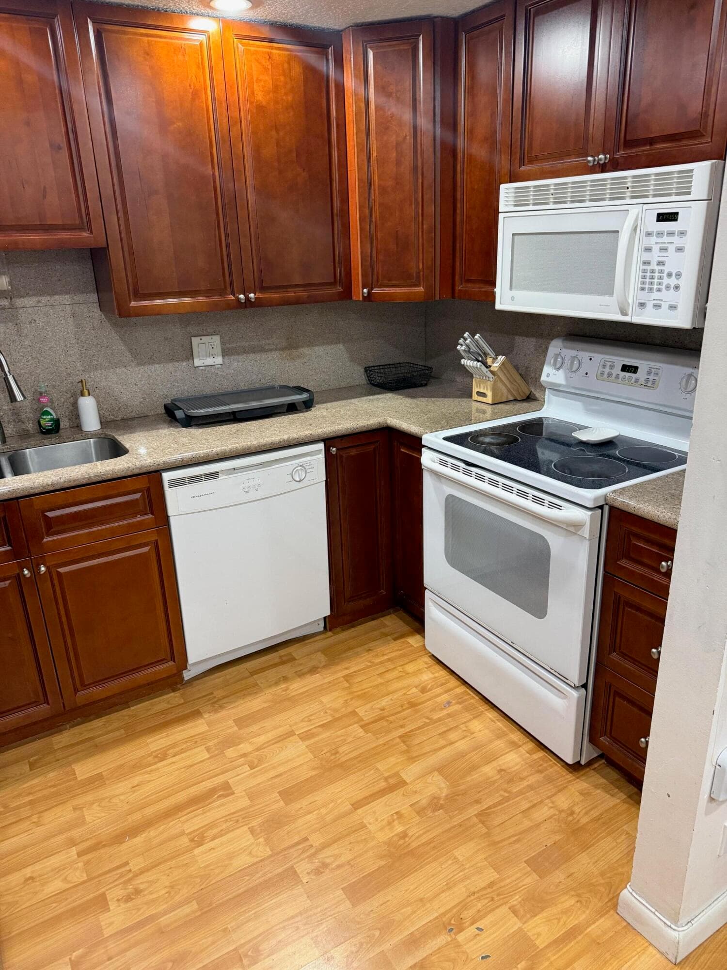 3720 Inverrary Drive 1f, Lauderhill, FL 33319 — photo 5 of 9