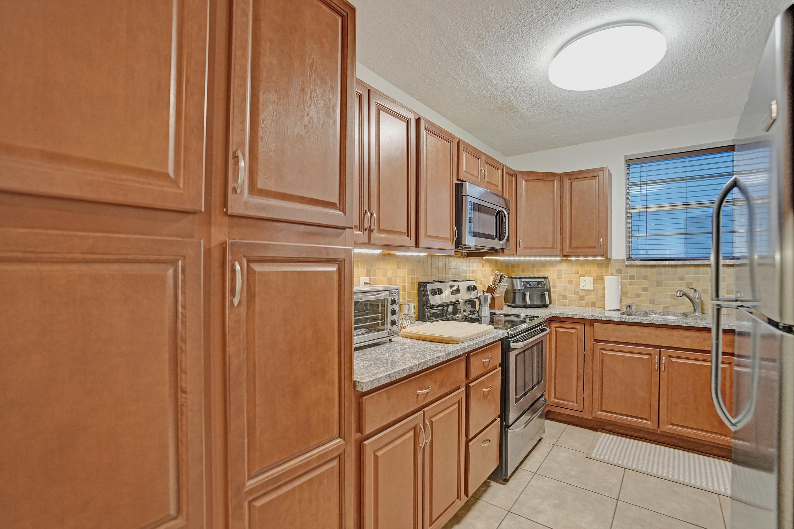 1400 Tallwood Avenue 107, Hollywood, FL 33021 — photo 7 of 57
