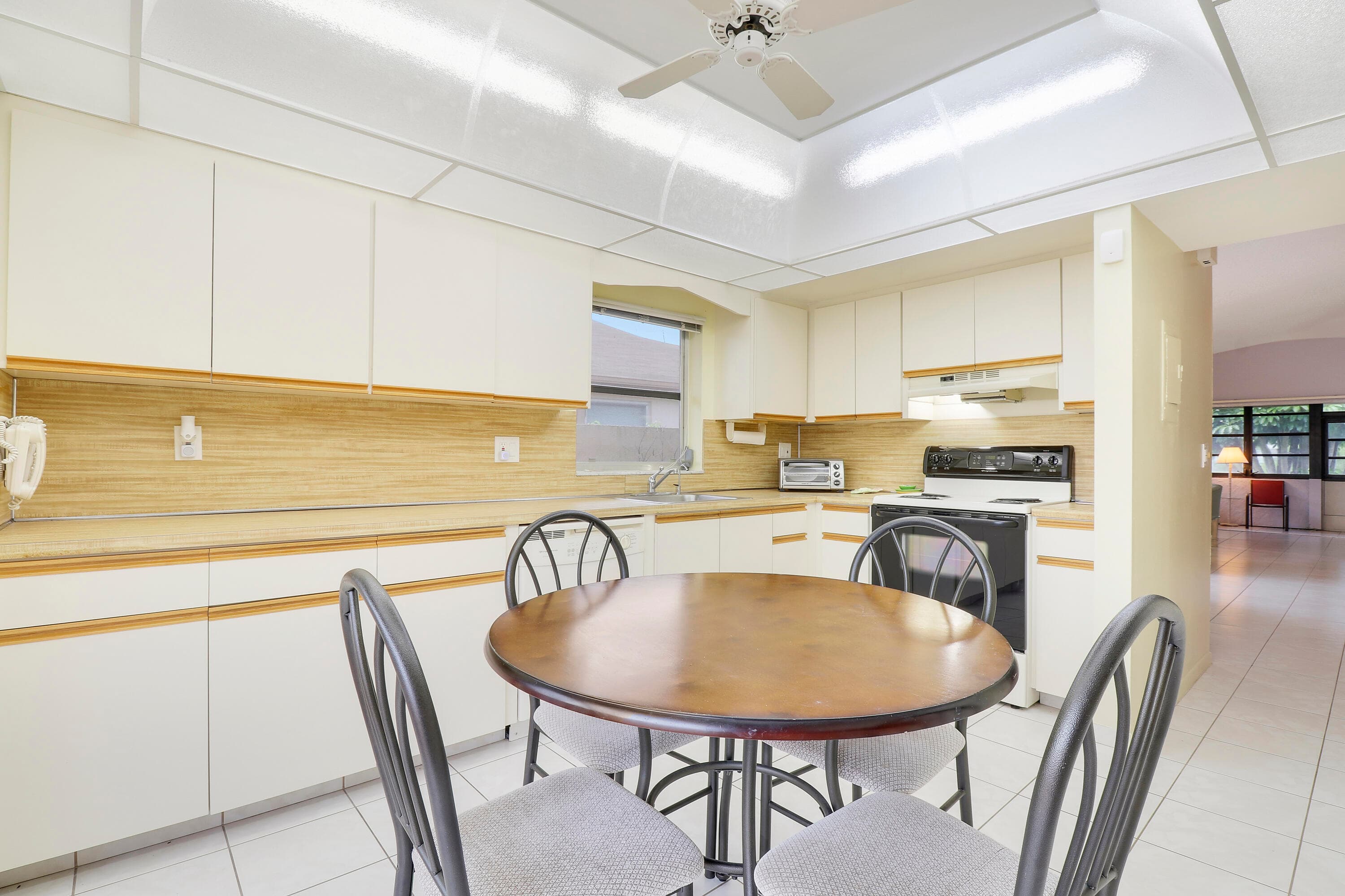 13759 Date Palm Court A, Delray Beach, FL 33484 — photo 6 of 25