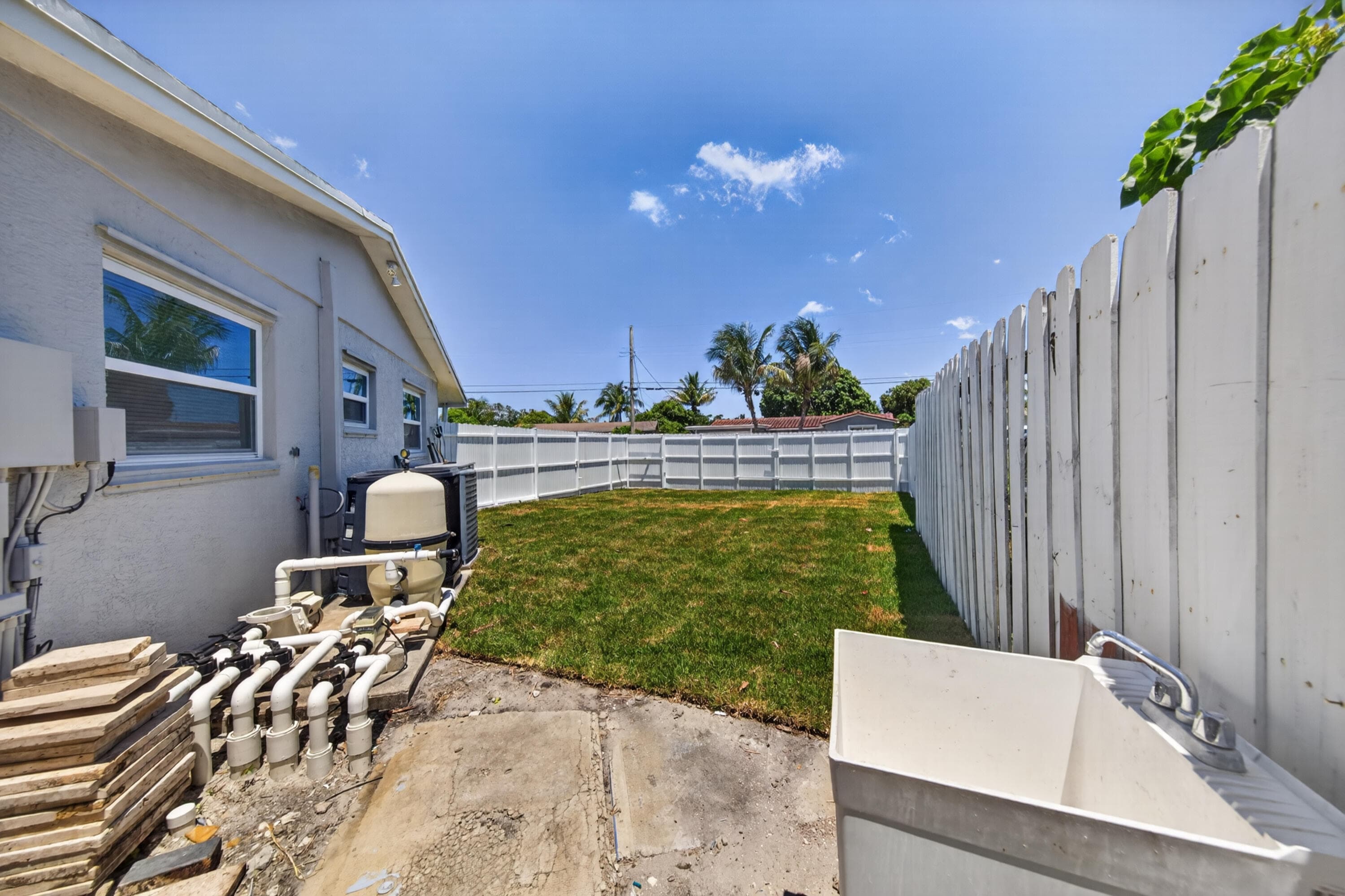 650 NW 38th Place, Deerfield Beach, FL 33064 — photo 41 of 44