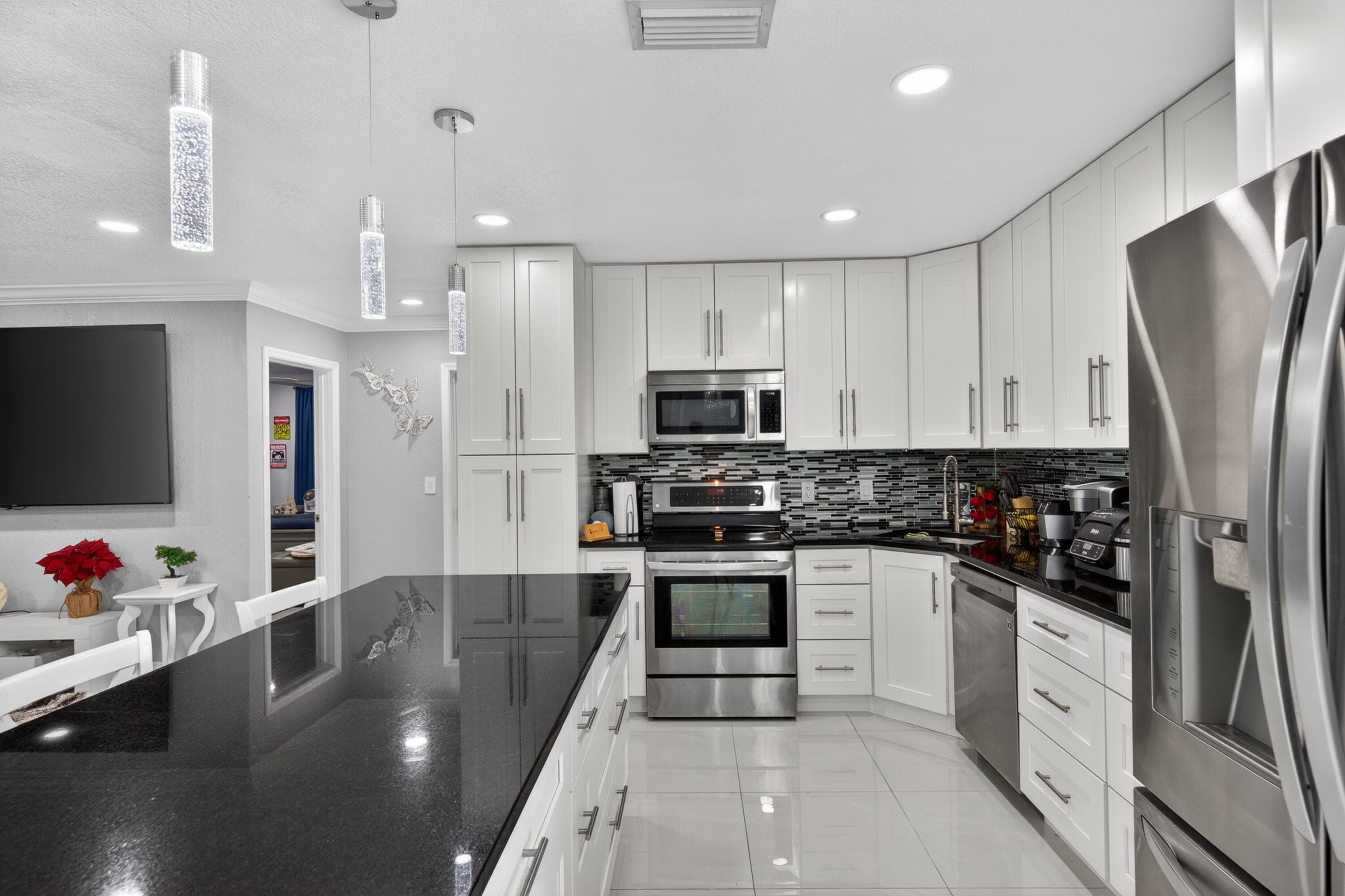 650 NW 38th Place, Deerfield Beach, FL 33064 — photo 26 of 44