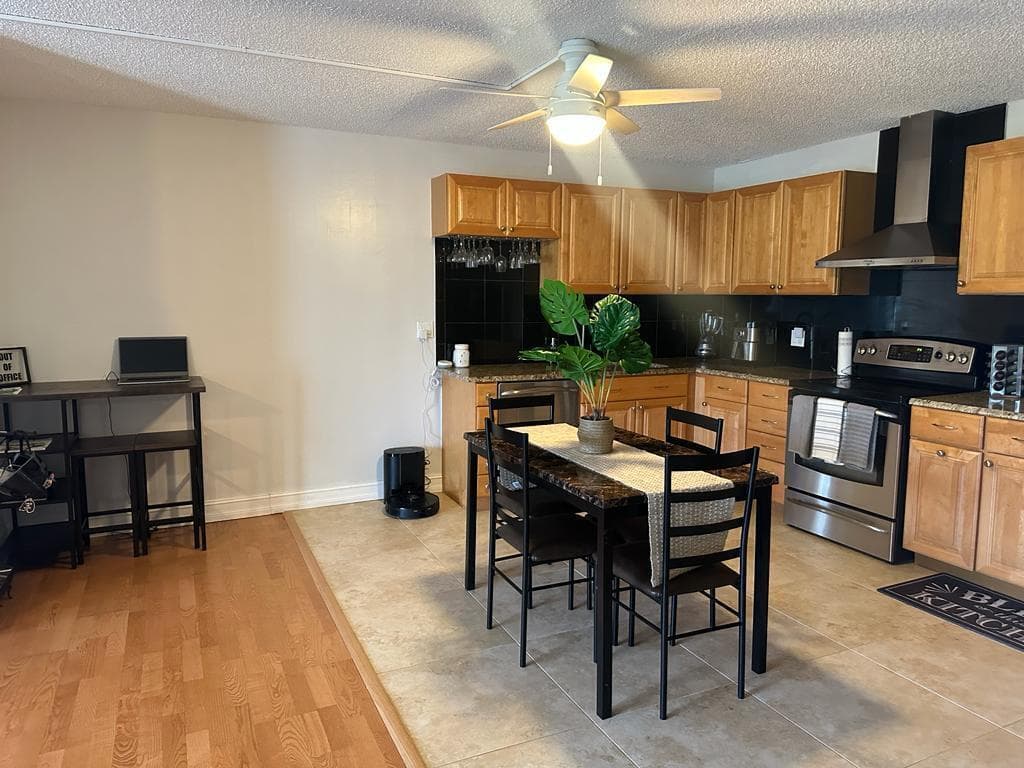 1102 Green Pine Boulevard B1, West Palm Beach, FL 33409 — photo 4 of 36