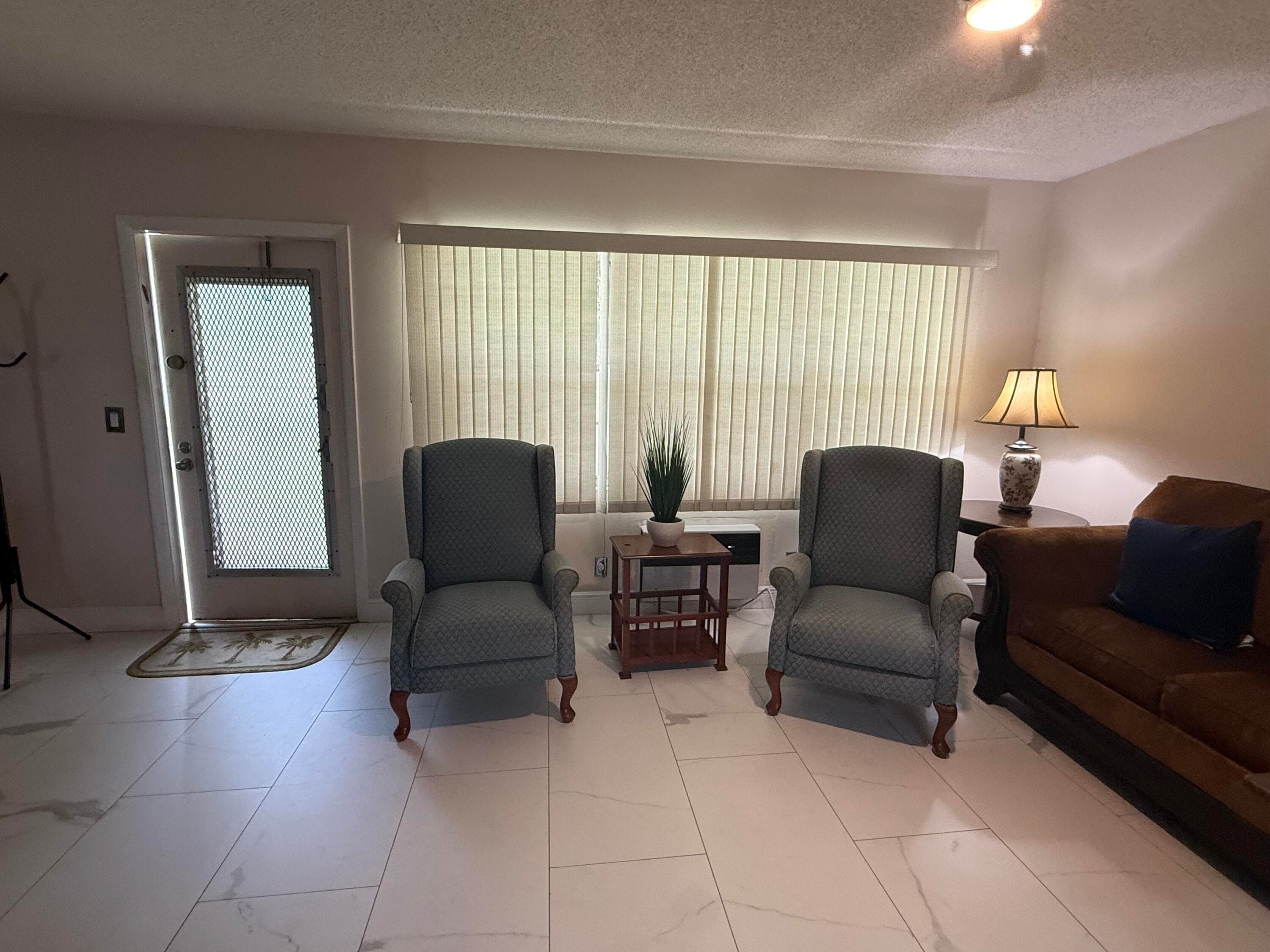 314 Dorset H, Boca Raton, FL 33434 — photo 2 of 10