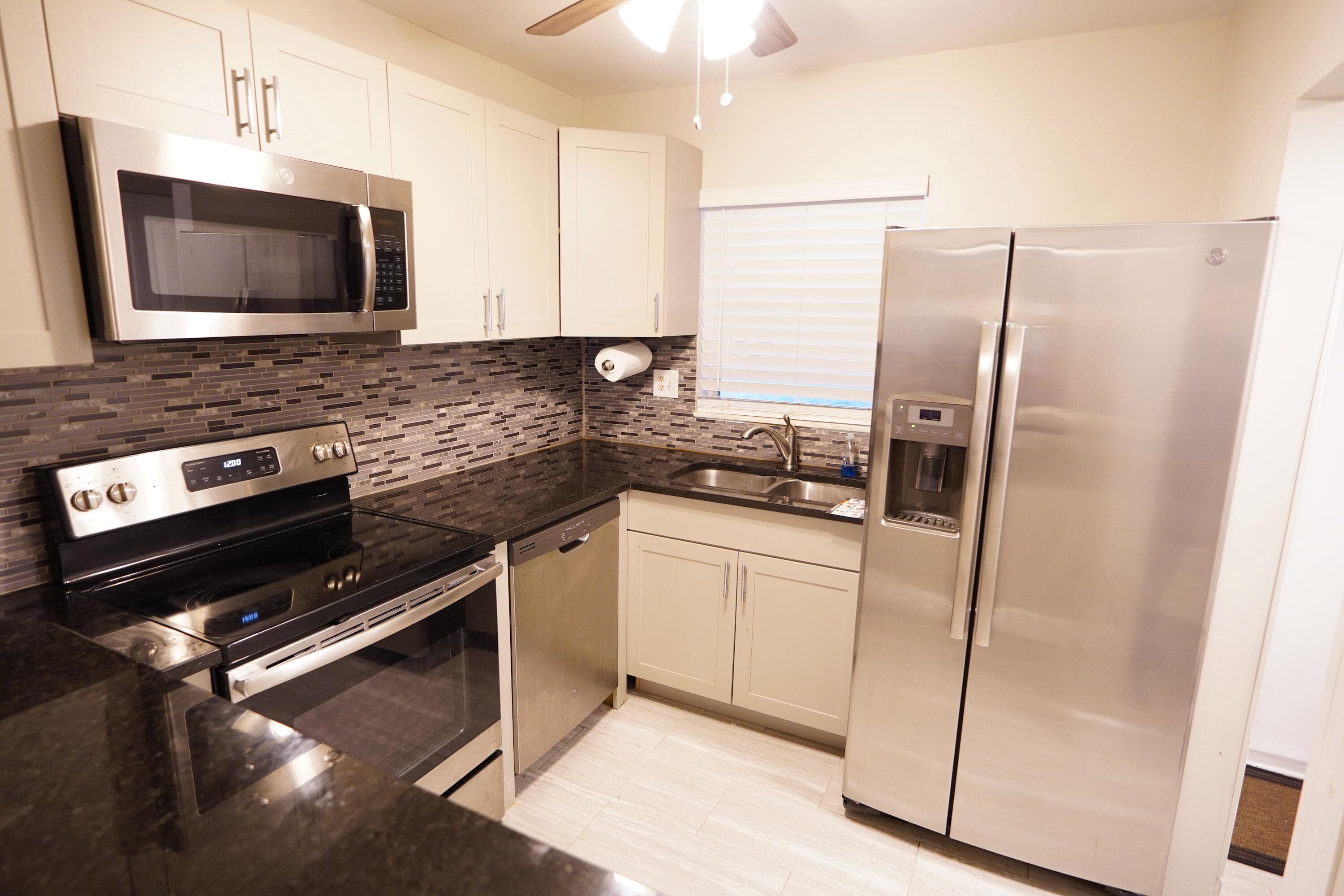 3000 E Sunrise Lakes Boulevard 123, Sunrise, FL 33322 — photo 17 of 18