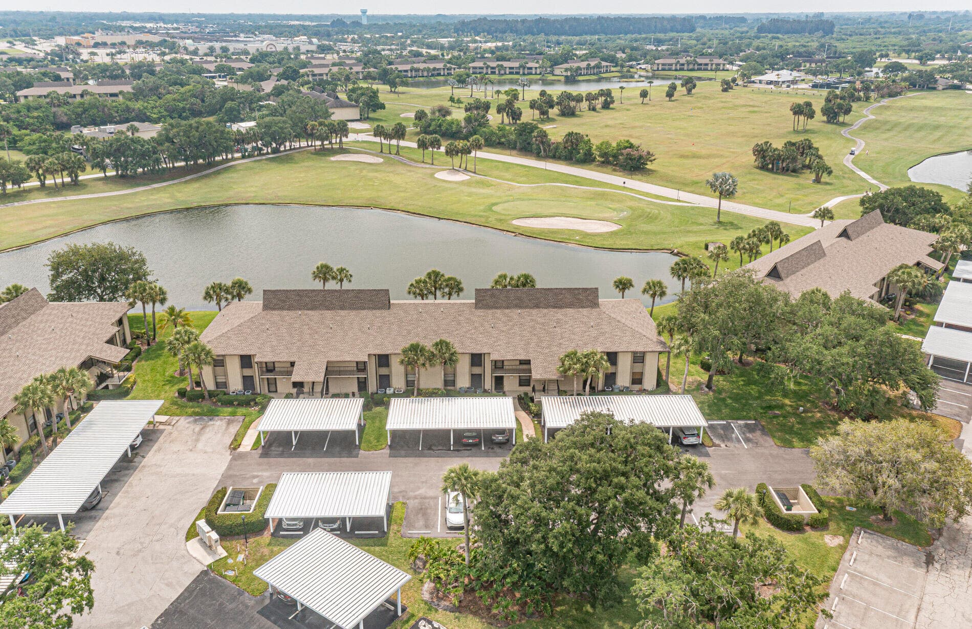 23 Plantation Drive 102, Vero Beach, FL 32966 — photo 1 of 36